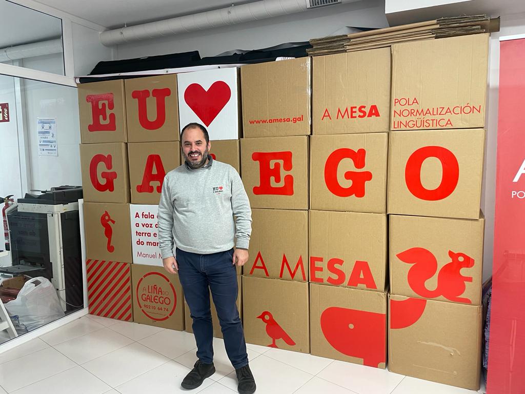 El president d'A Mesa pola Normalización do Galego, Marcos Maceira, a la seu de l'entitat a Santiago de Compostel·la / IN