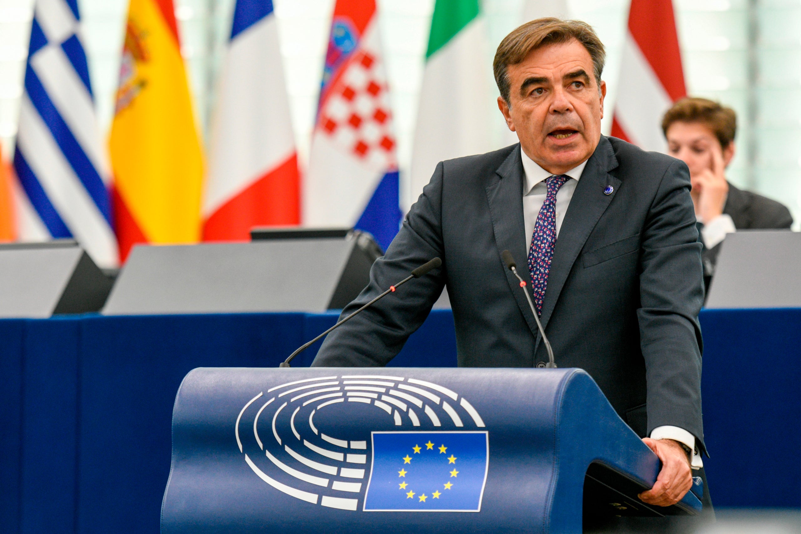 El vicepresident de la Comissió Europea Margaritis Schinas en el debat a l'Eurocambra en què ha avisat de contactes entre l'independentisme català i Rússia / ACN