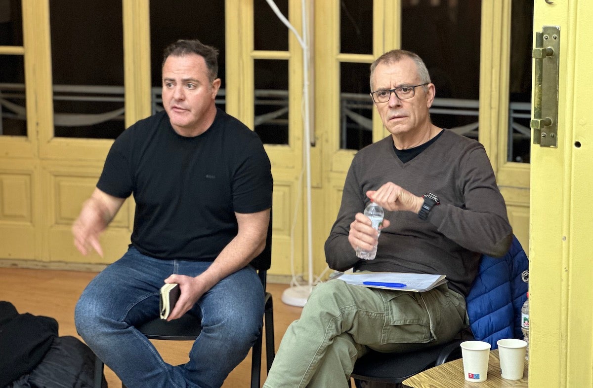 El coordinador de la comissió d'estratègia i discurs de l'ACN, Uriel Bertran, i Josep Lluís Rodríguez, coordinador de la comissió d'incidència política de l'entitat, en un moment de la xerrada a la Dreta de l'Eixample / JMB