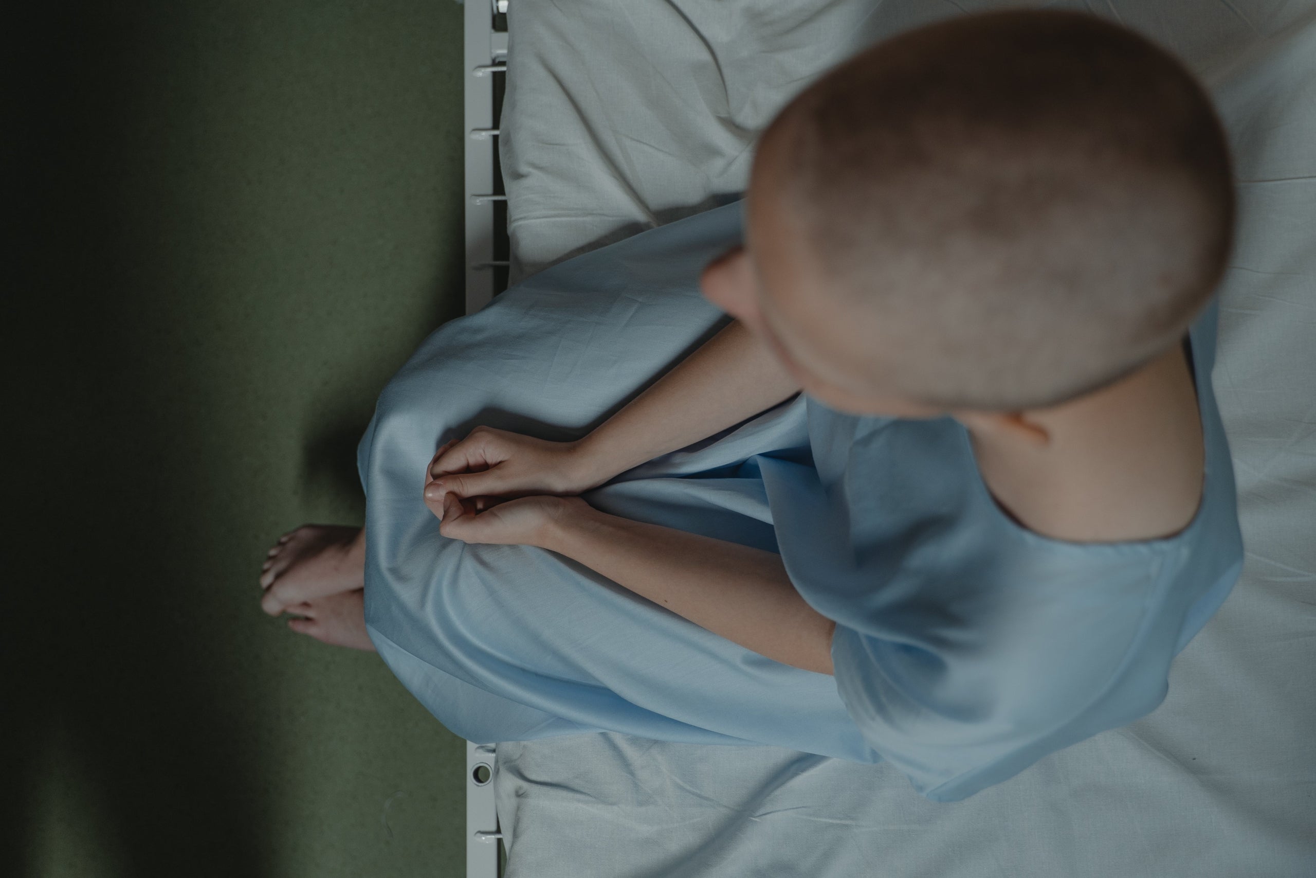 Imatge d'arxiu d'una pacient de càncer / Pexels