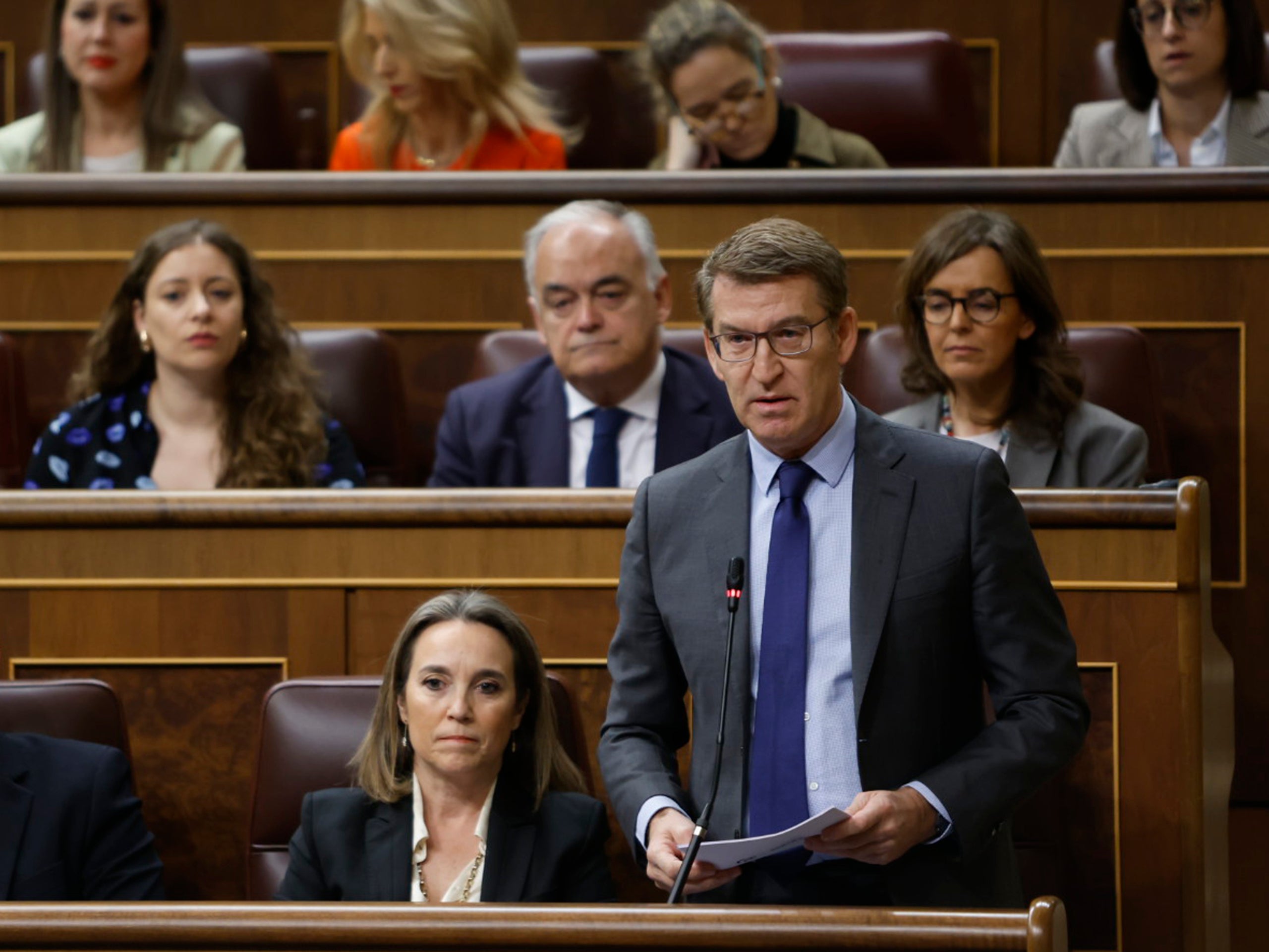 Alberto Núñez Feijoo, en una intervenció al Congrés entre Cuca Gamarra i Esteban González Pons/Congreso