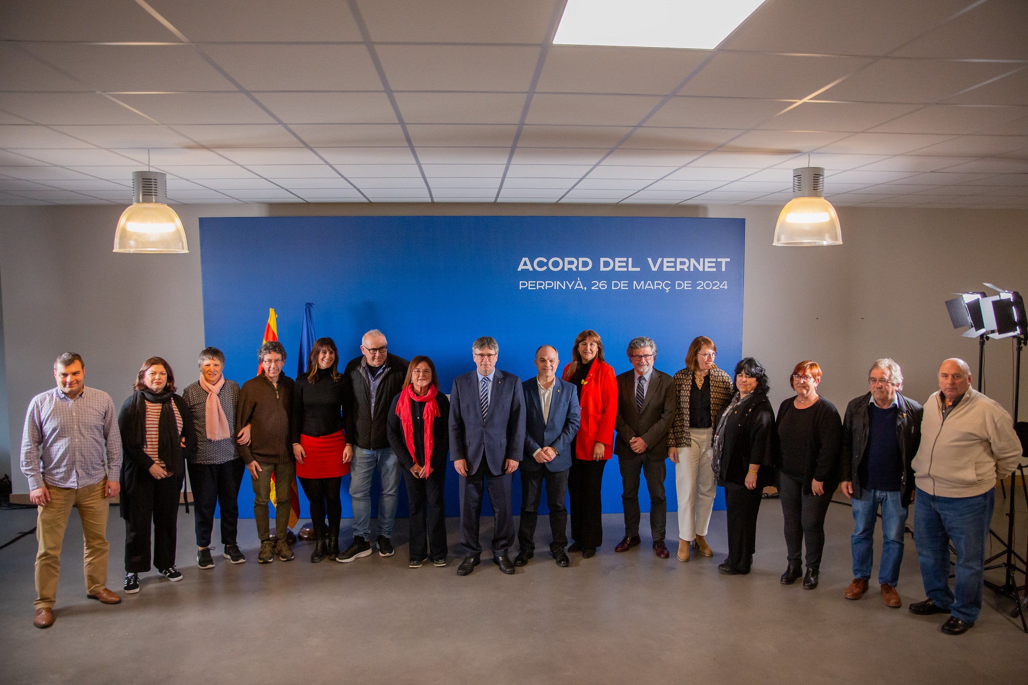 Els integrants de l'acord del Vernet amb Carles Puigdemont al centre / Junts