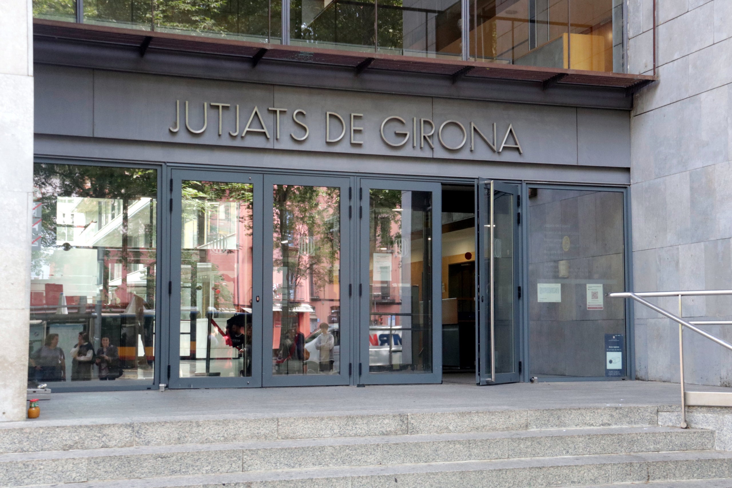 Una imatge de la façana dels Jutjats de Girona/Xavier Pi-ACN