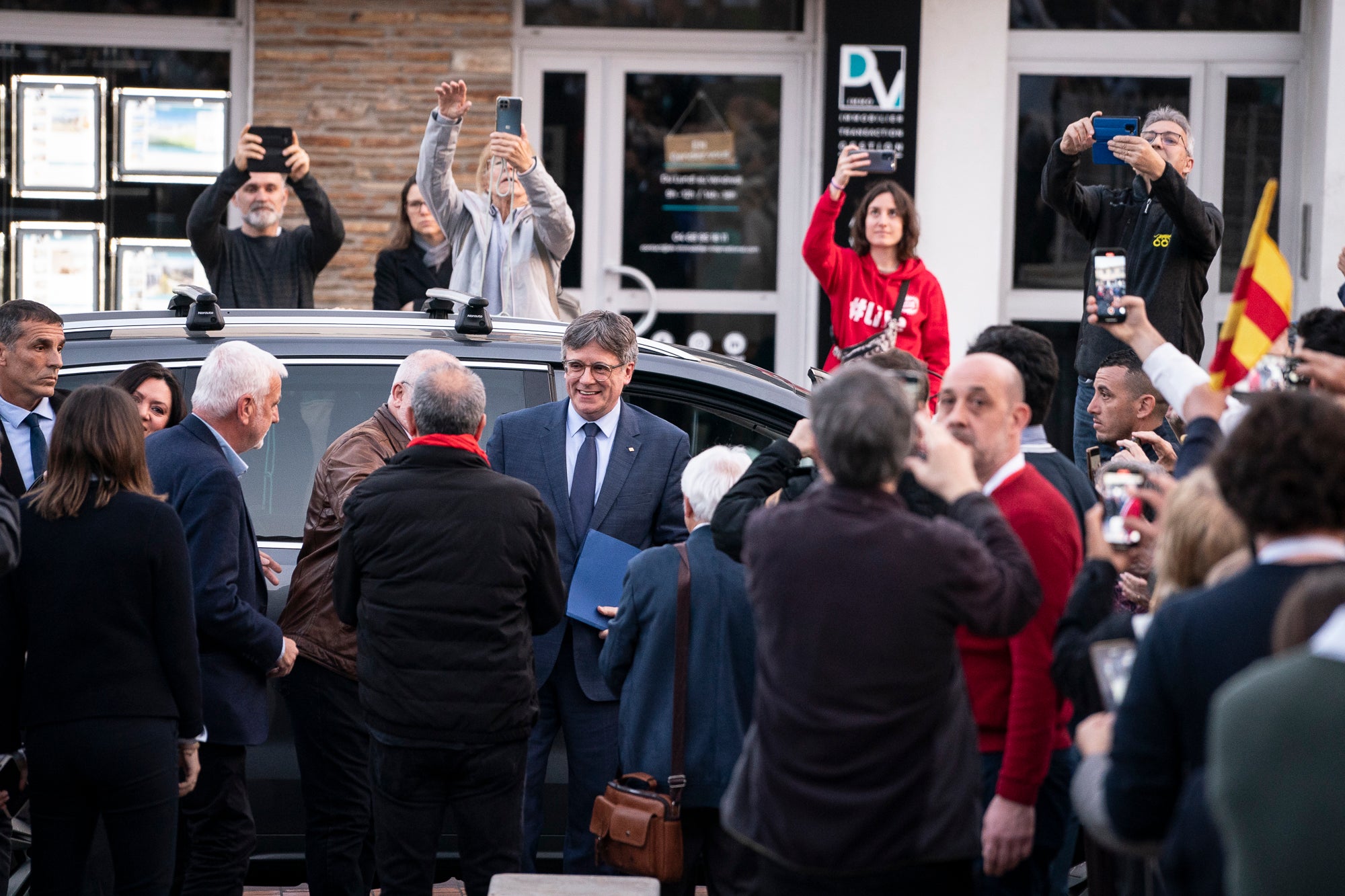 El president a l'exili, Carles Puigdemont, arribant a la conferència a Elna en què ha anunciat que es presenta a les eleccions al Parlament del 12-M / Mireia Comas