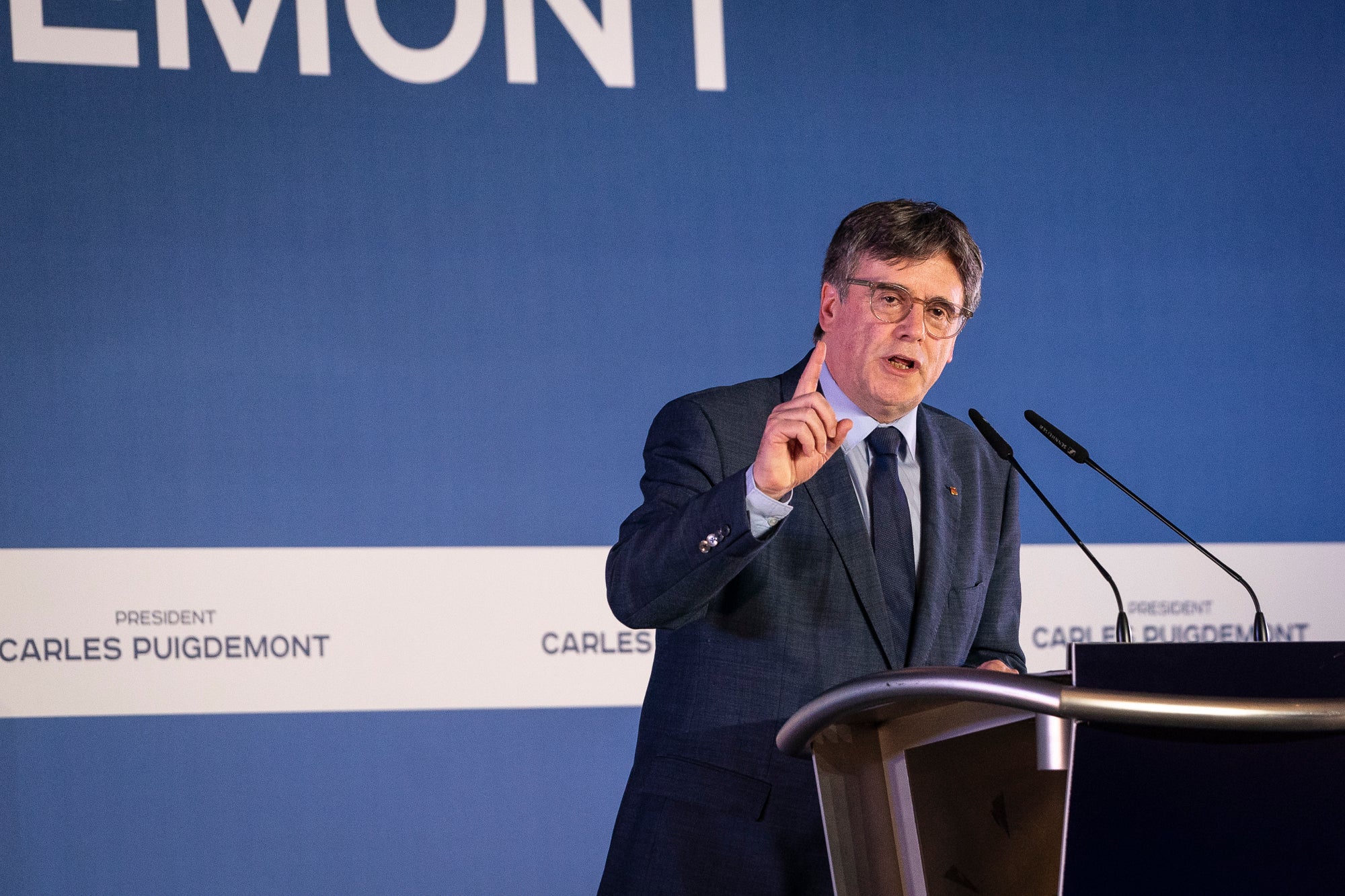 El president a l'exili, Carles Puigdemont, durant la conferència a Elna en què ha anunciat que es presenta a les eleccions al Parlament del 12-M / Mireia Comas