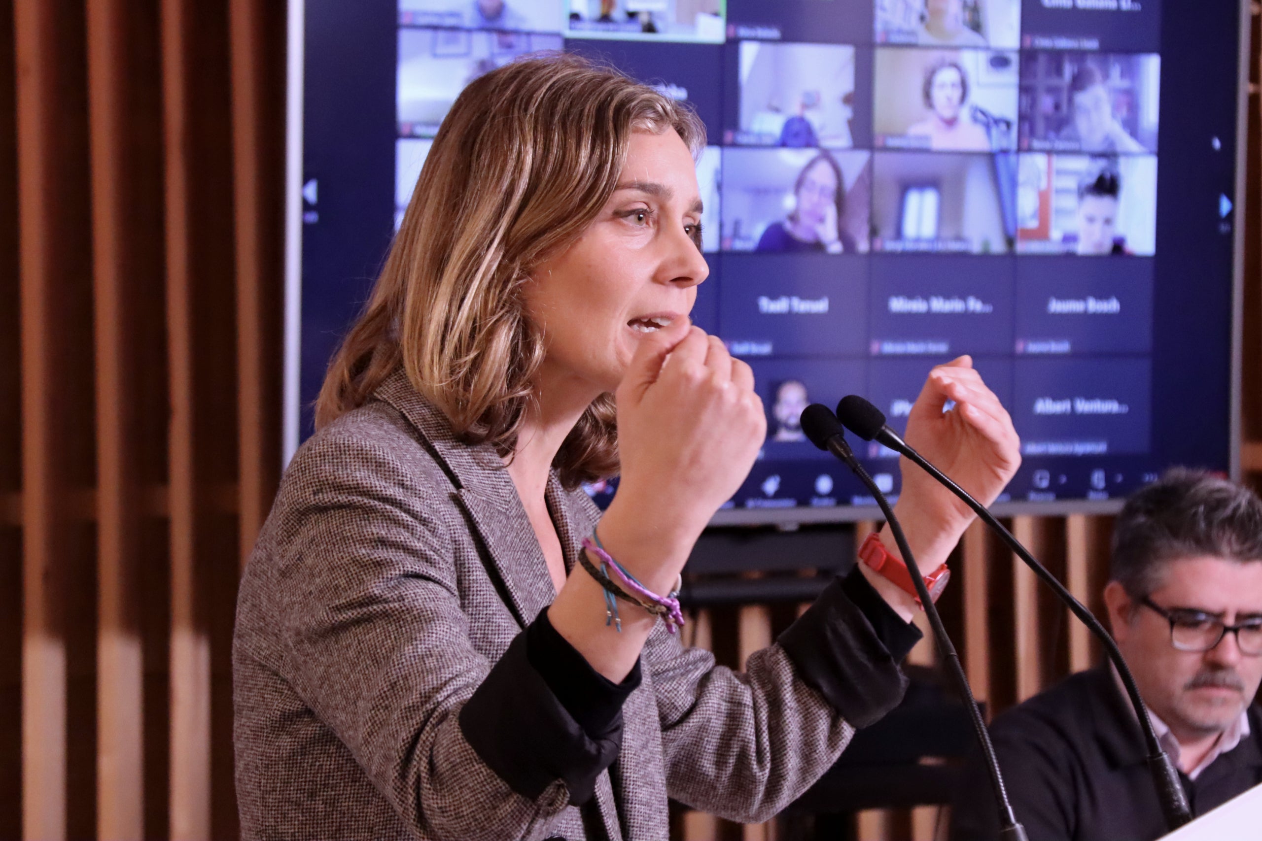Imatge de la candidata dels comuns al Parlament, Jéssica Albiach, durant la seva intervenció al consell nacional dels comuns / ACN