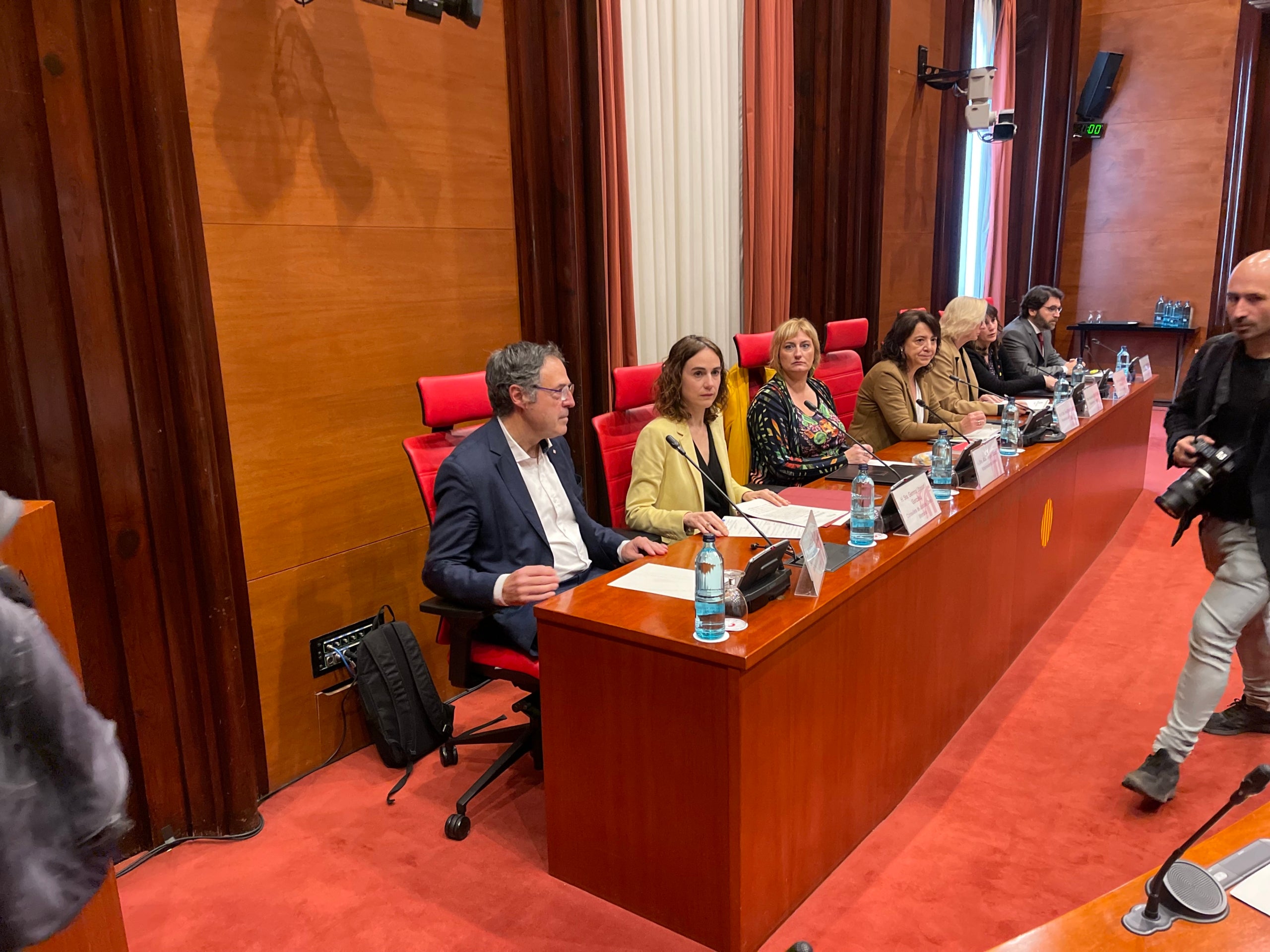 Armand Calderó, Gemma Ubasart, Alba Vergès i Anna Erra, en la compareixença davant la Diputació Permanent d'aquest dijous al Parlament/Quico Sallés