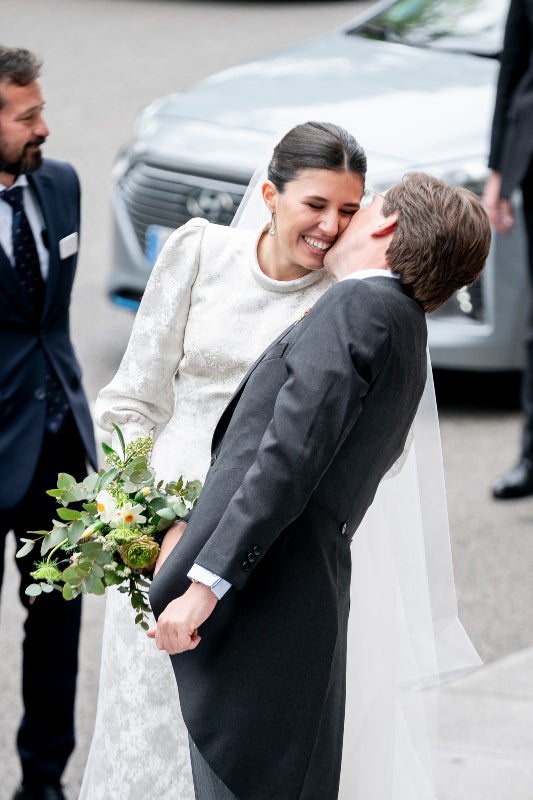 Almeida y Teresa Urquijo, radianes el día de la boda - Europa Press