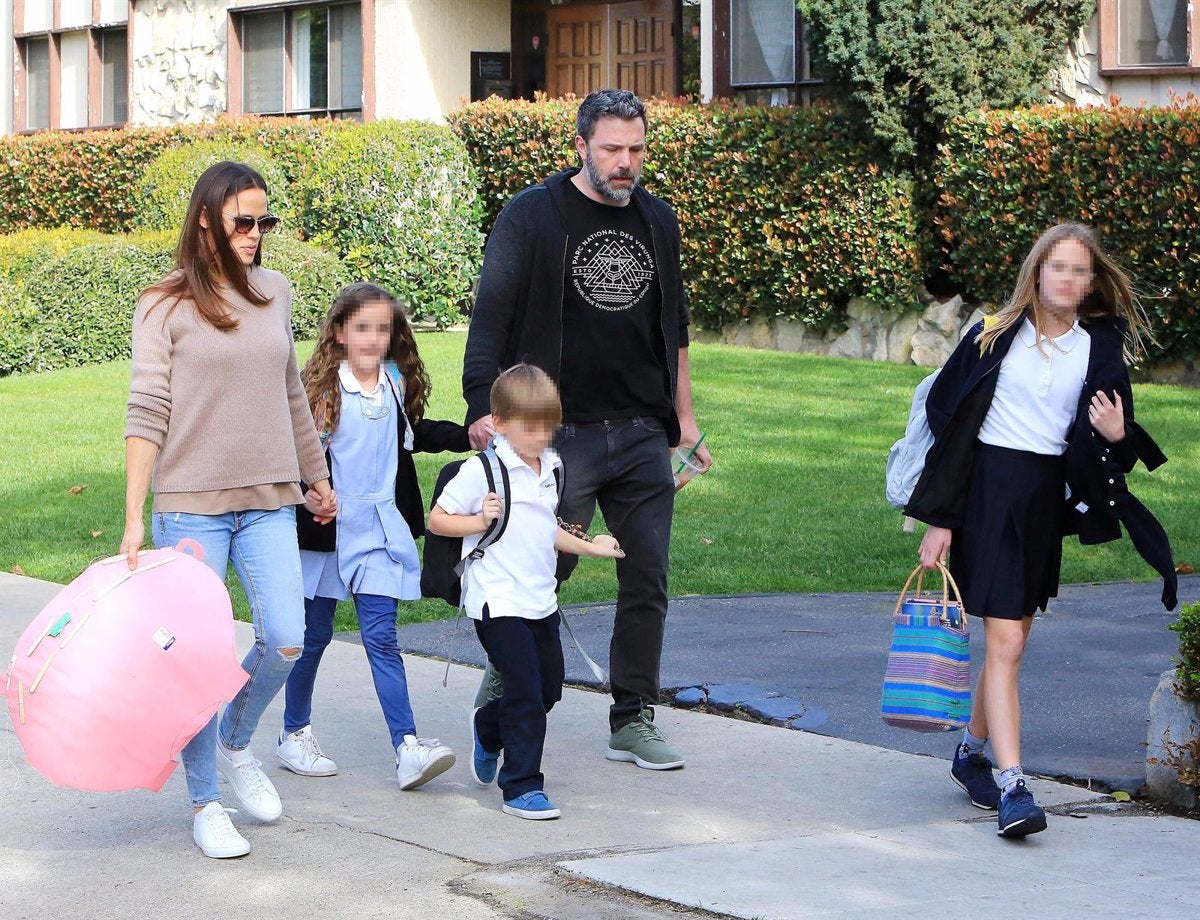Ben Affleck i Jennifer Garner quan els tres nens eren petits  - Europa Press
