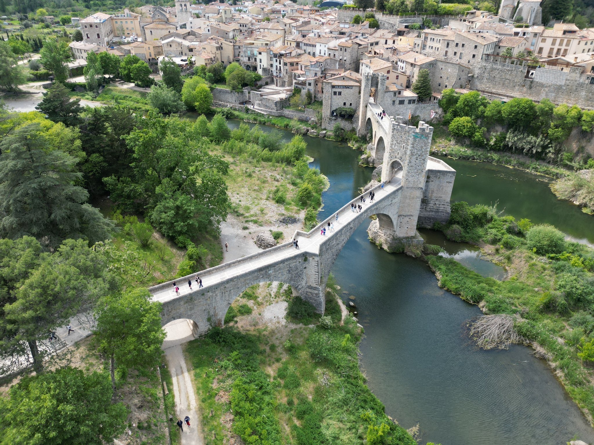 Imatge aèria de Besalú / Twitter