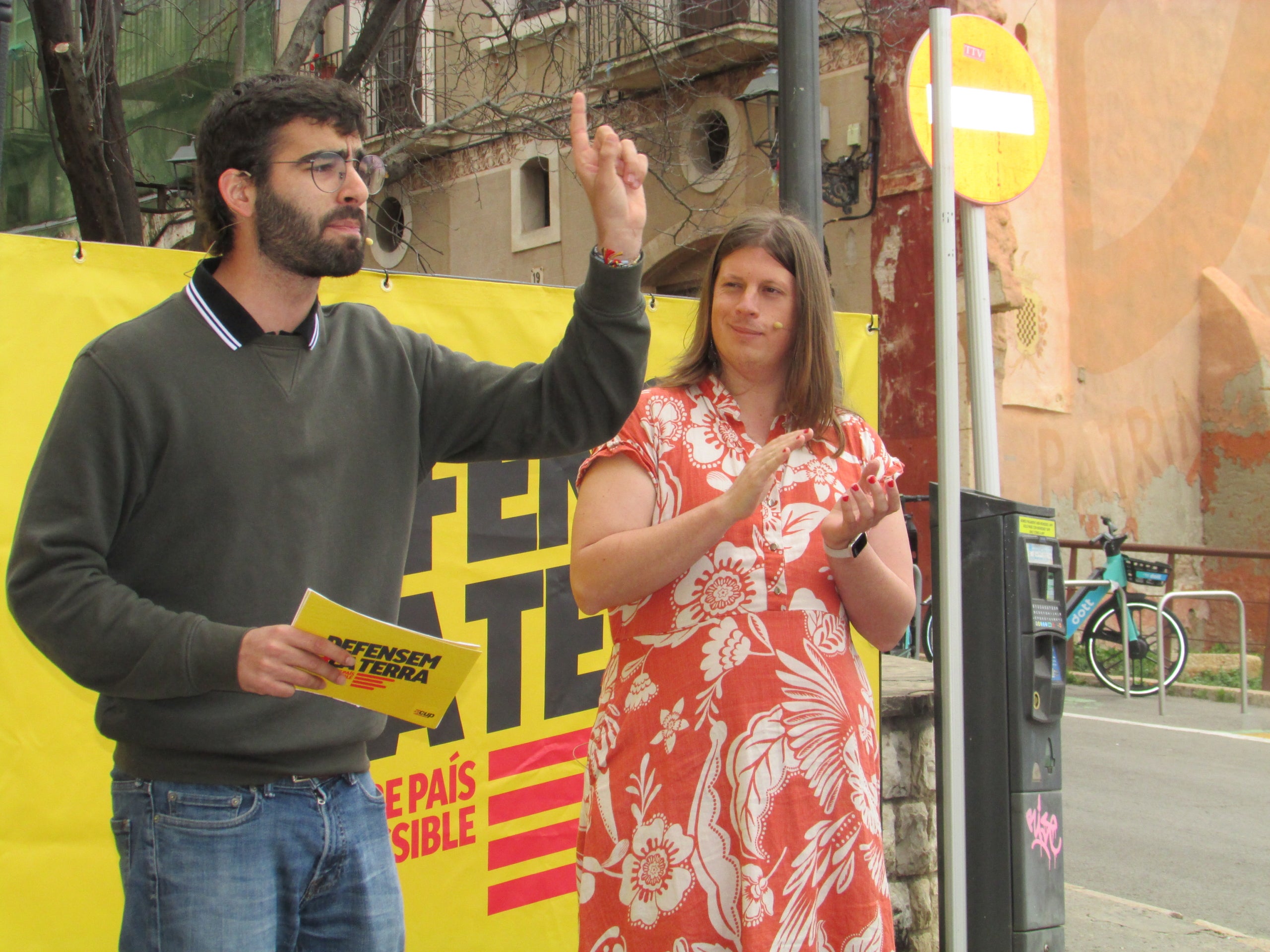 Els candidats de la CUP a Tarragona, Eloi Redón i Ortesia Cabrera / Alberto Prieto