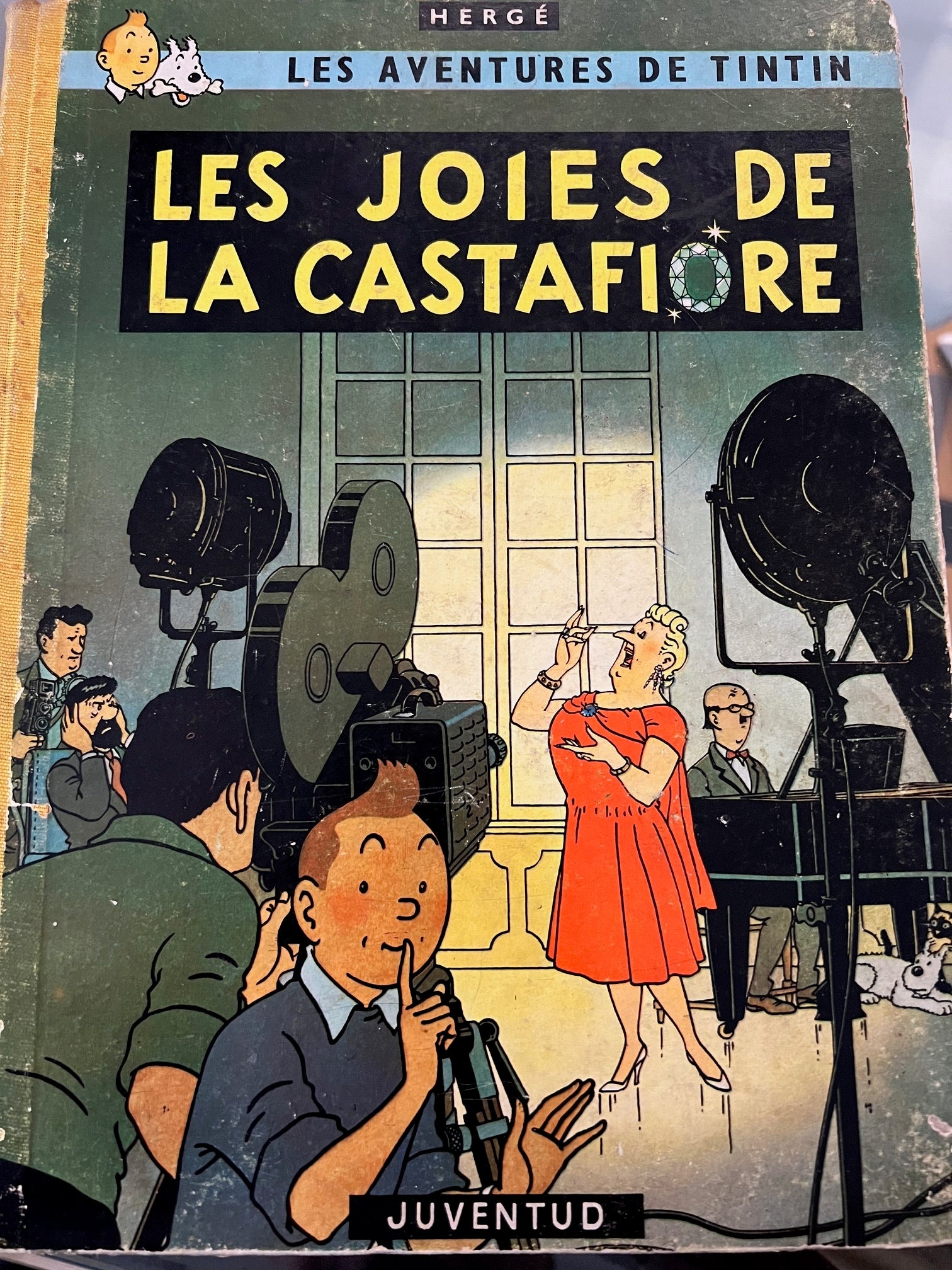 Portada de 'Les joies de la Castafiore' de 1964, la primera de Tintín en català.