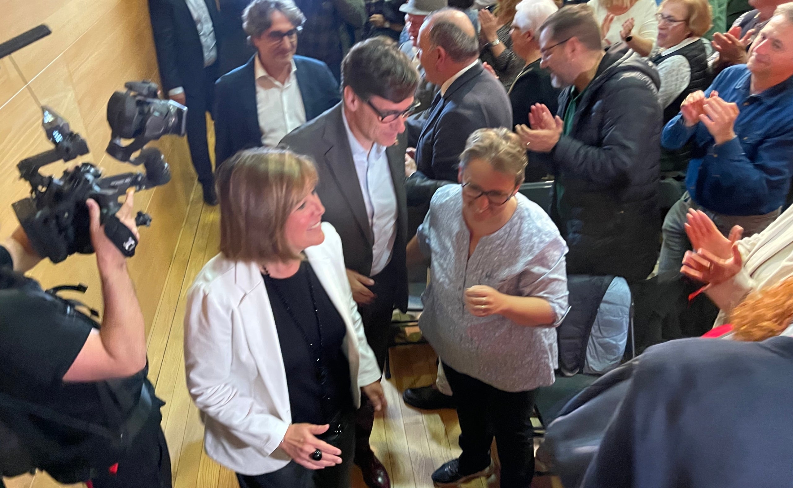 Salvador Illa, Núria Marín i David Pérez, en entrar al míting del PSC a l'Hospitalet del Llobregat/Quico Sallés