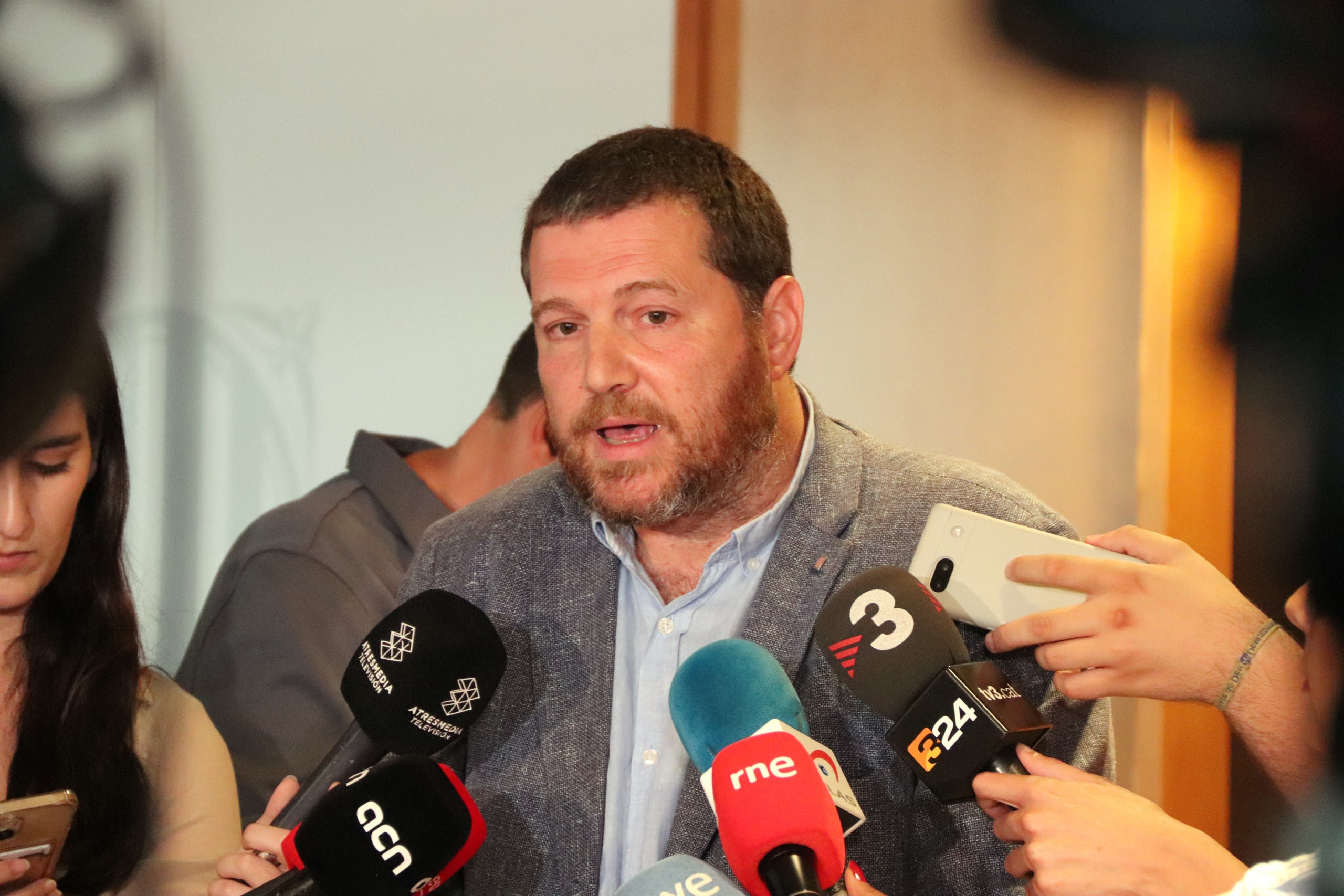 El secretari de Mobilitat i Infraestructures, Marc Sanglas, fent declaracions als mitjans de comunicació / ACN