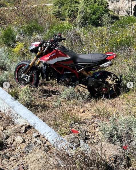 Així va quedar la moto de Miguel Herrán després de l'accident - Instagram