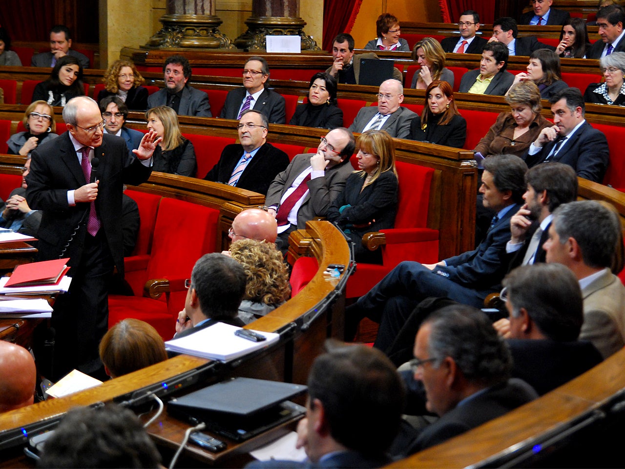 El president Montilla, en un debat encarat amb Artur Mas/Parlament