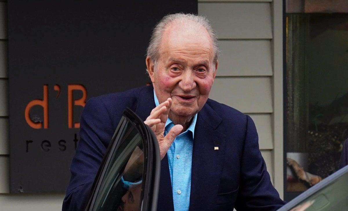 Juan Carlos, lleno de marisco en la última visita a Galicia - Europa Press