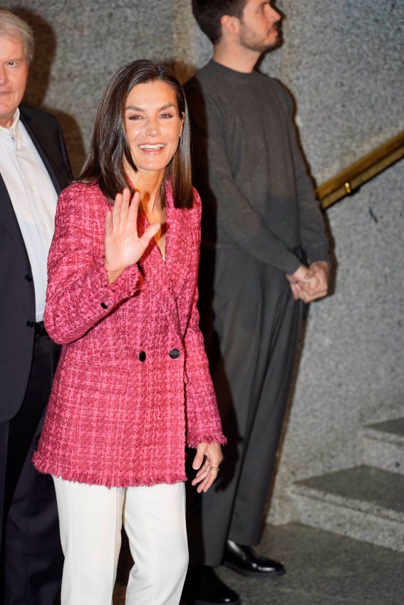La monarca espanyola justifica el seu look informal - Europa Press