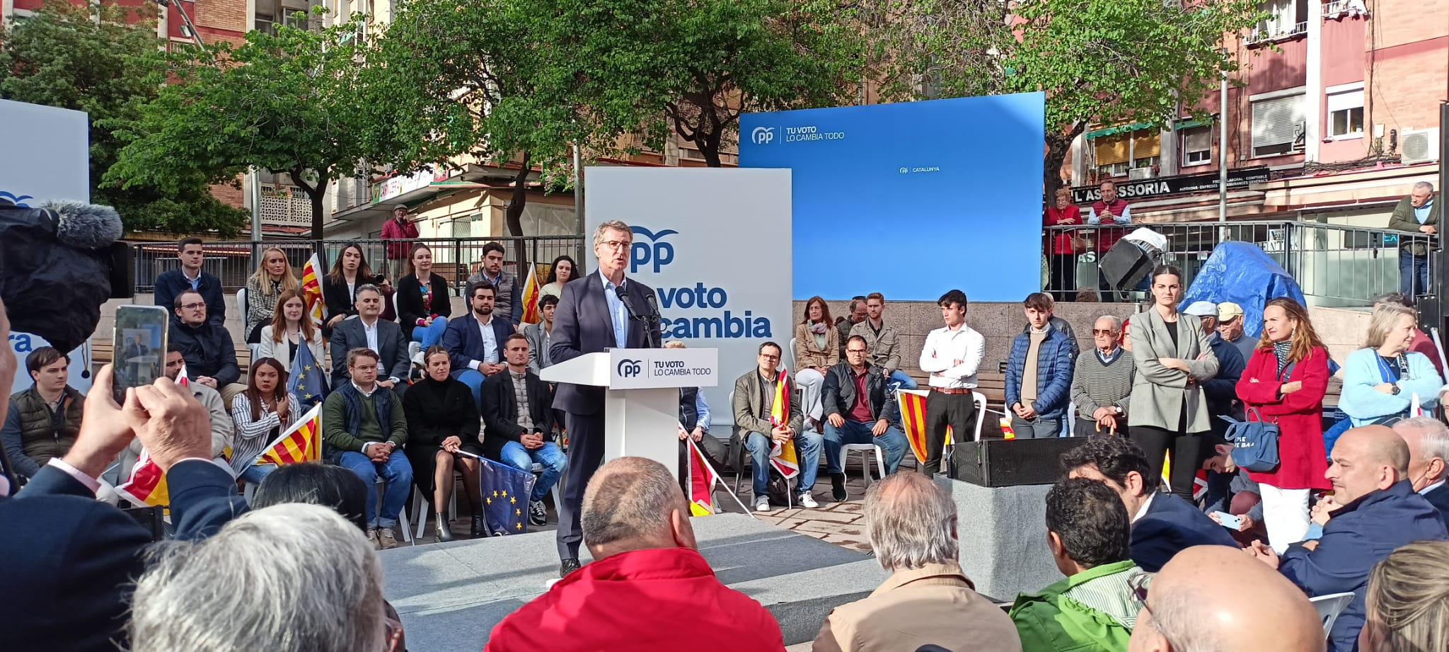  Feijóo en un míting de campanya a Cornellà/Joan Manel Oller