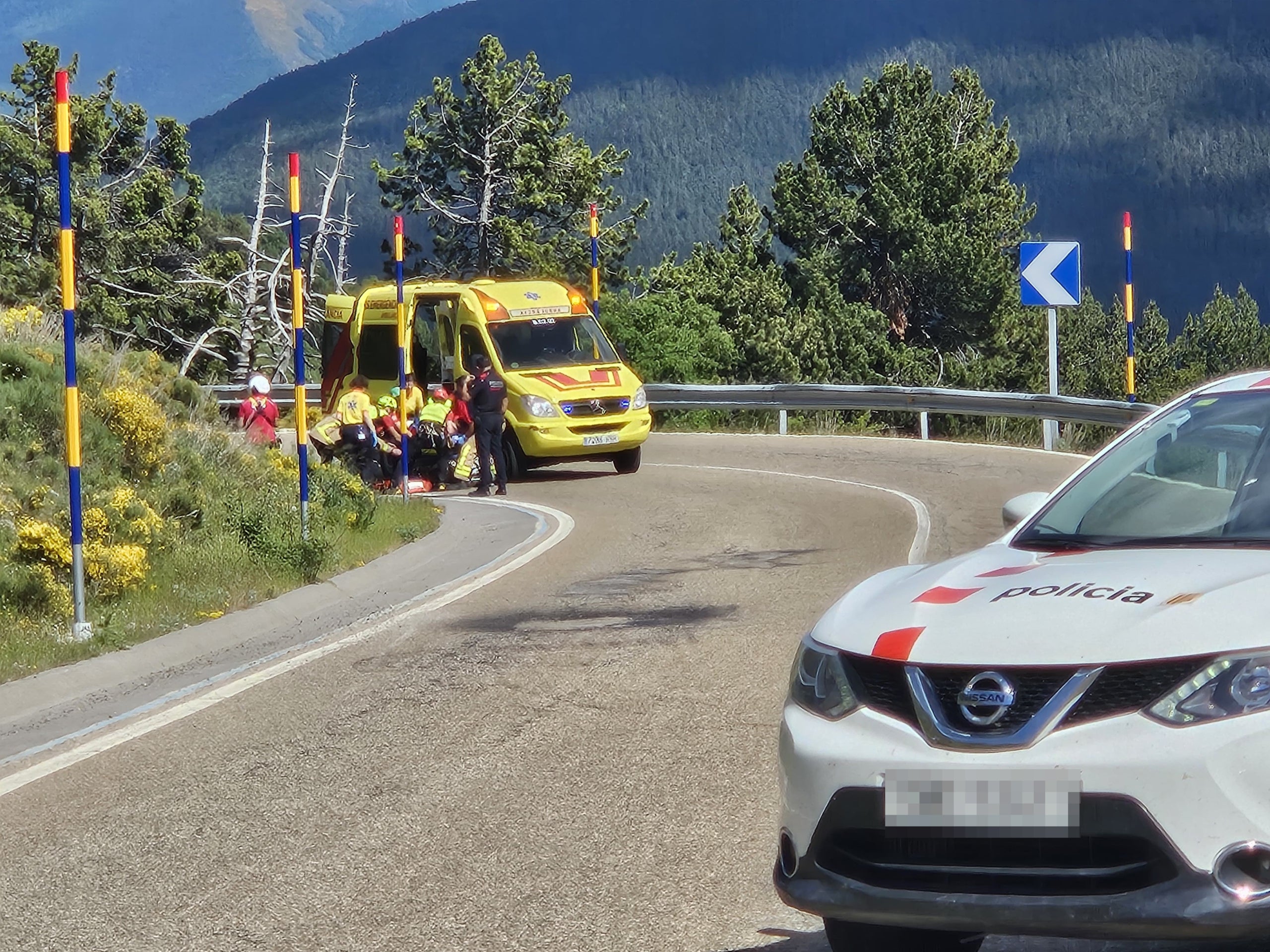El SEM trabajando en el punto del accidente en la C-28 / ACN (Marta Lluvich)