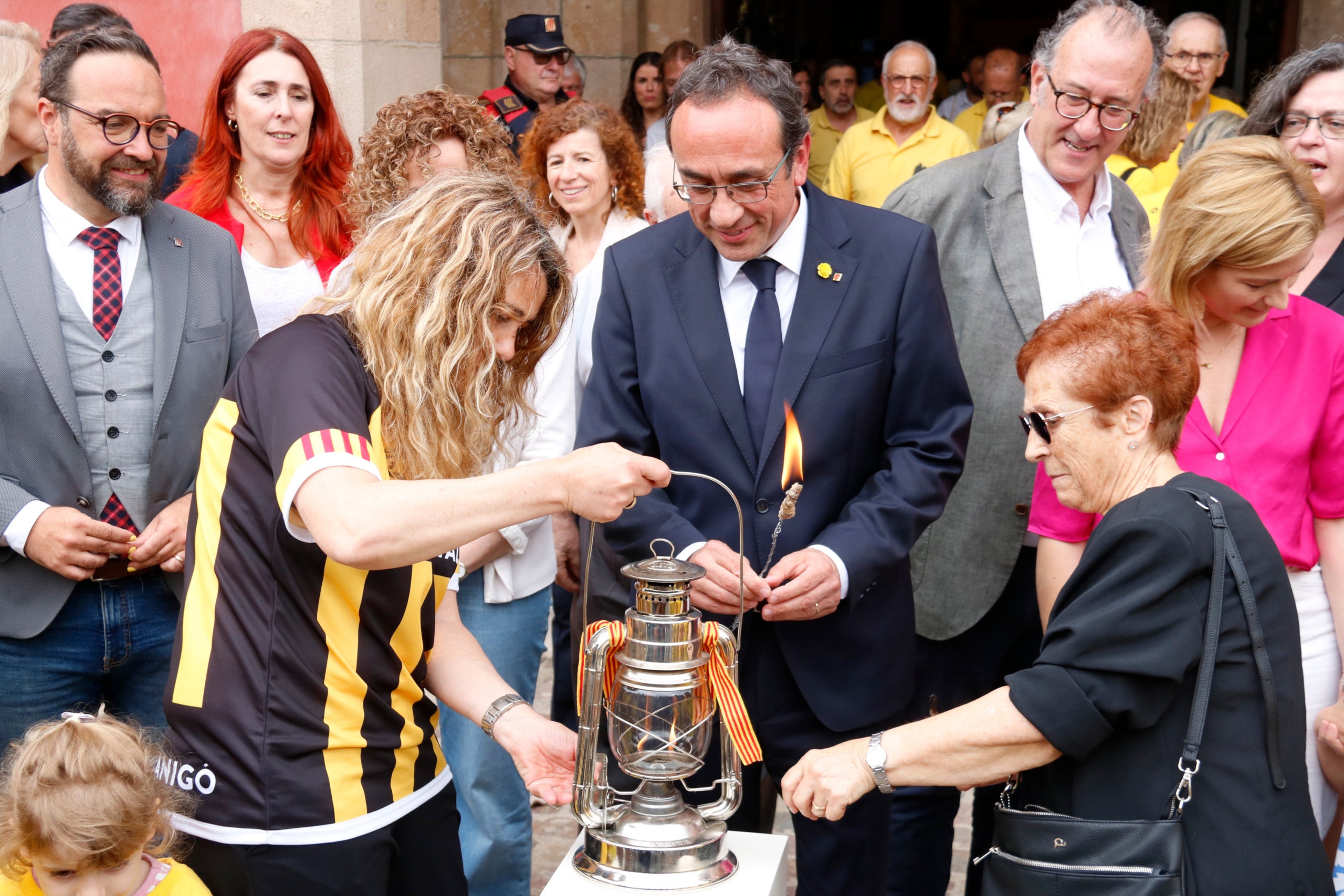 El president del Parlament, Josep Rull, en la rebuda institucional de la Flama del Canigó / ACN
