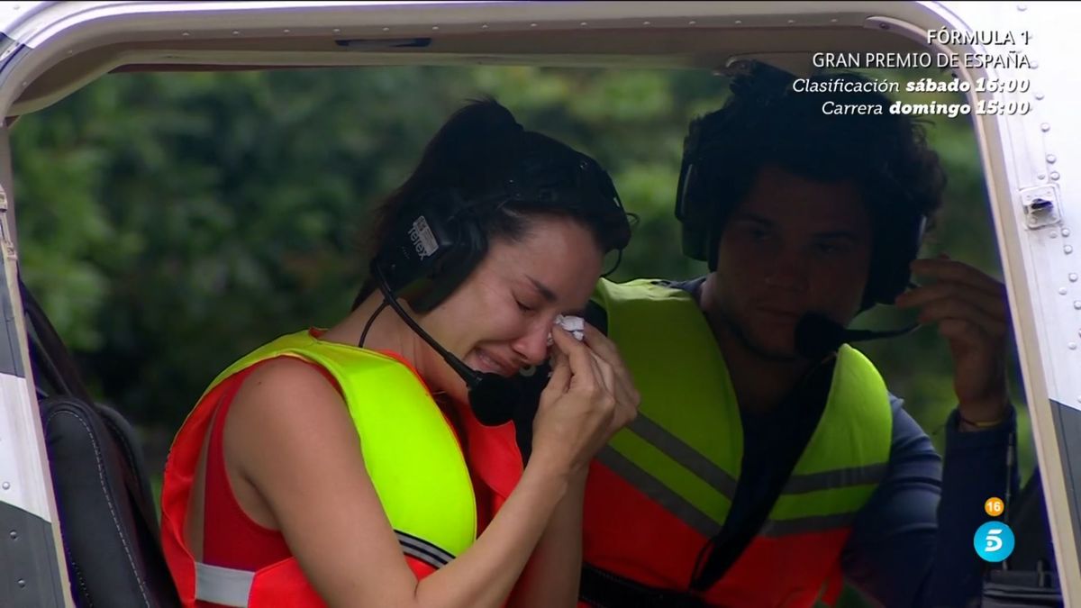 Adara Molinero es nega a saltar de l'helicòpter - Telecinco