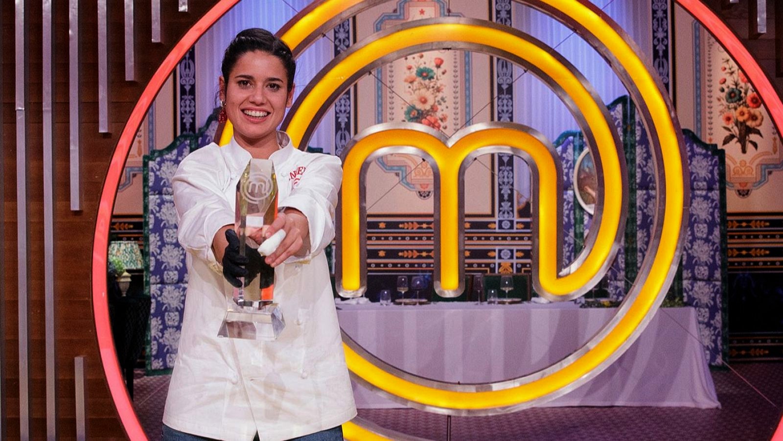 Ángela guanya Masterchef i parla de la polèmica amb Jordi Cruz - TVE