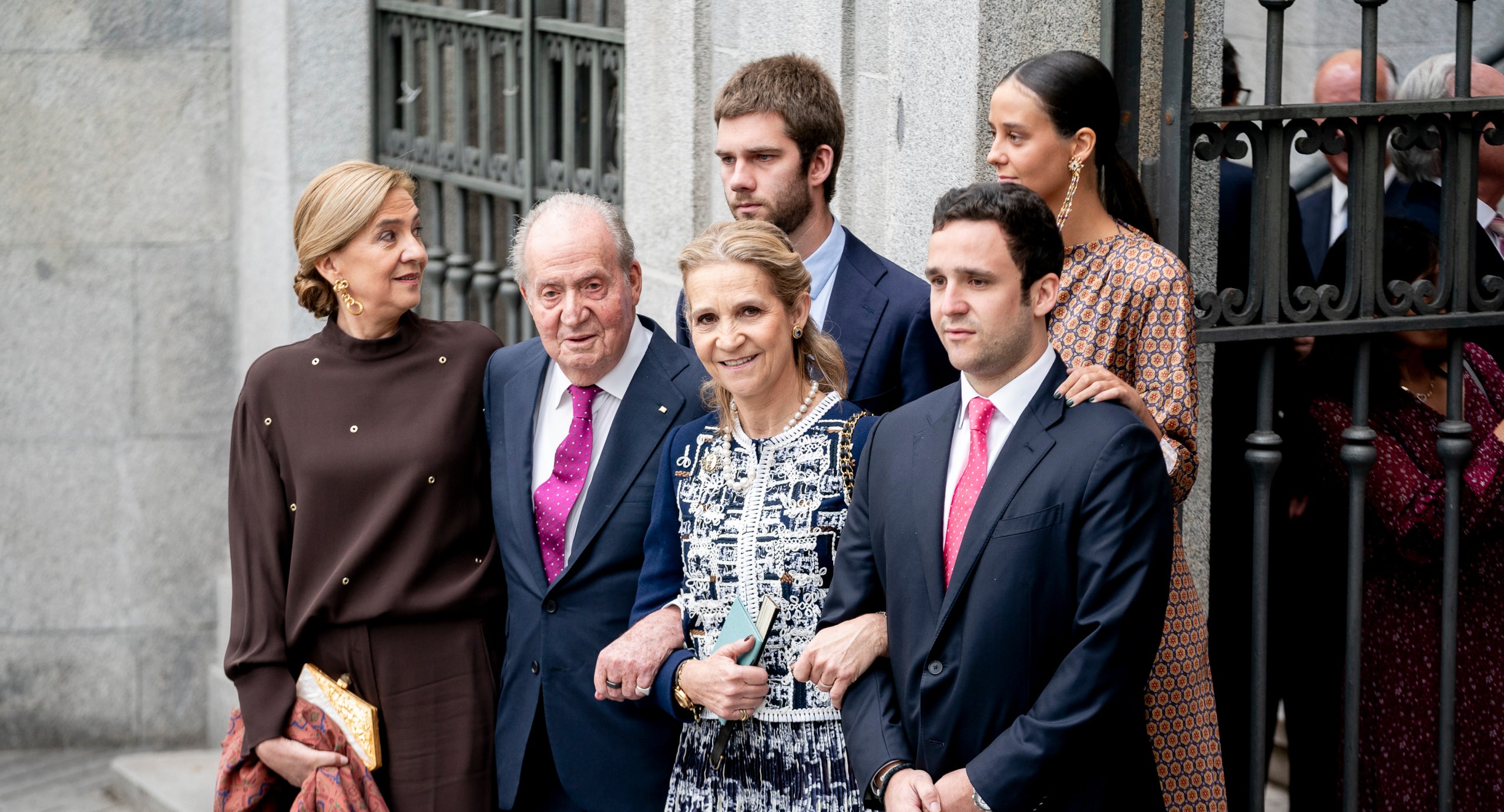 Cristina i Elena de Borbó estan preocupades per les carreres i el futur de dos dels seus fills - Europa Press