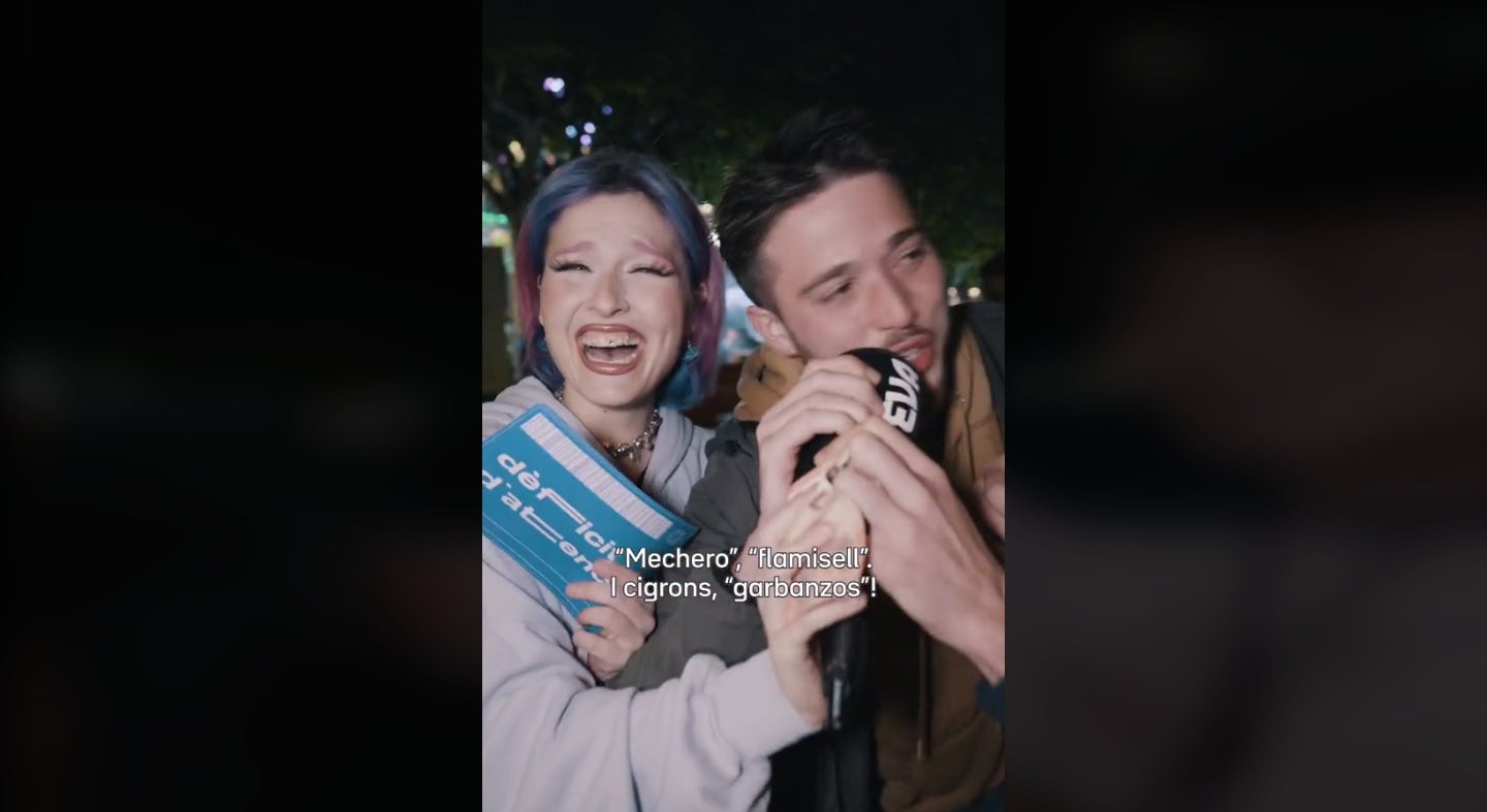 Dos joves es fan virals en un vídeo boníssim de cultura general - TikTok