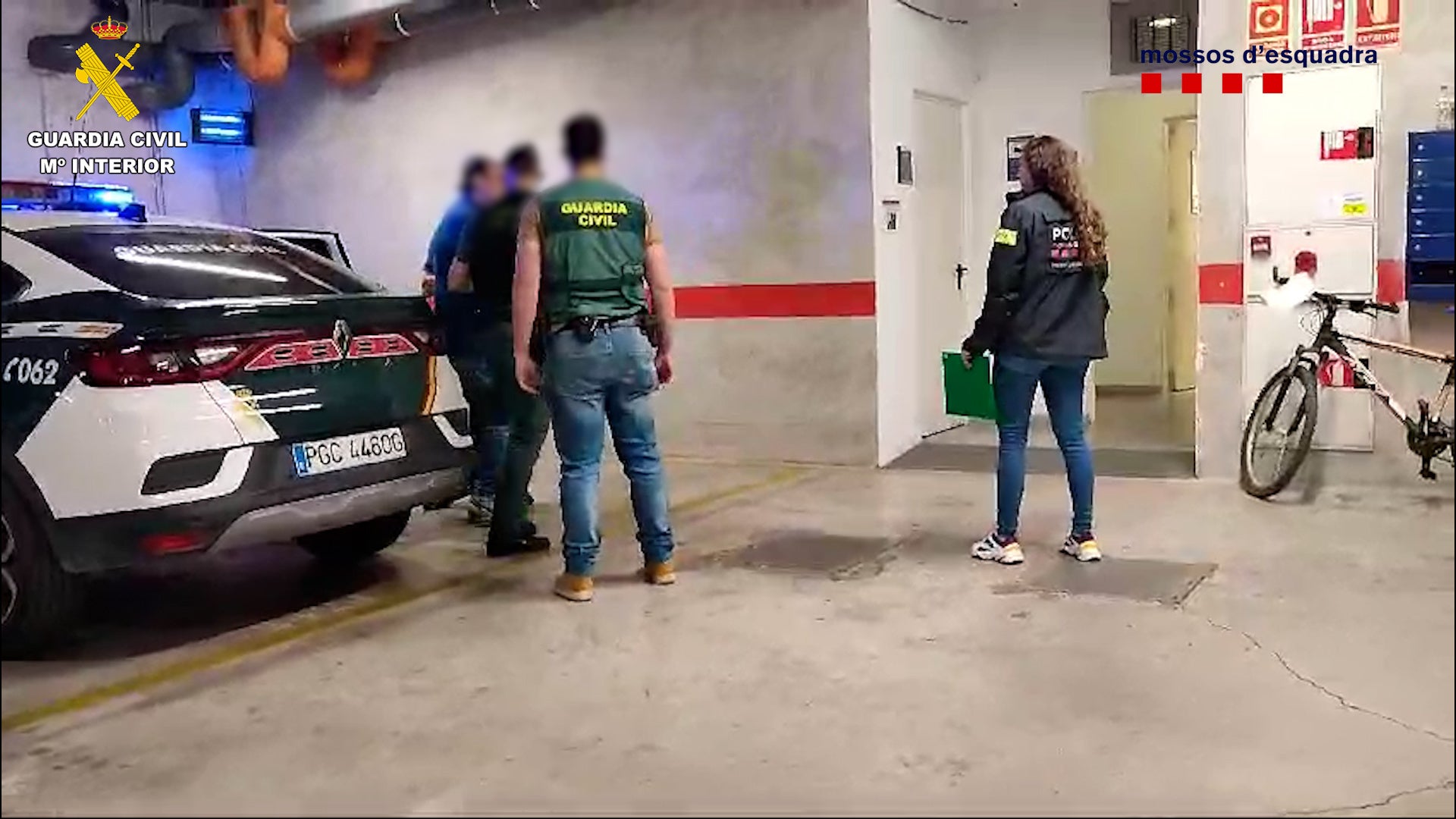 Imatge d'una de les detencions fetes per la Guàrdia Civil als membres de la banda / Guàrdia Civil