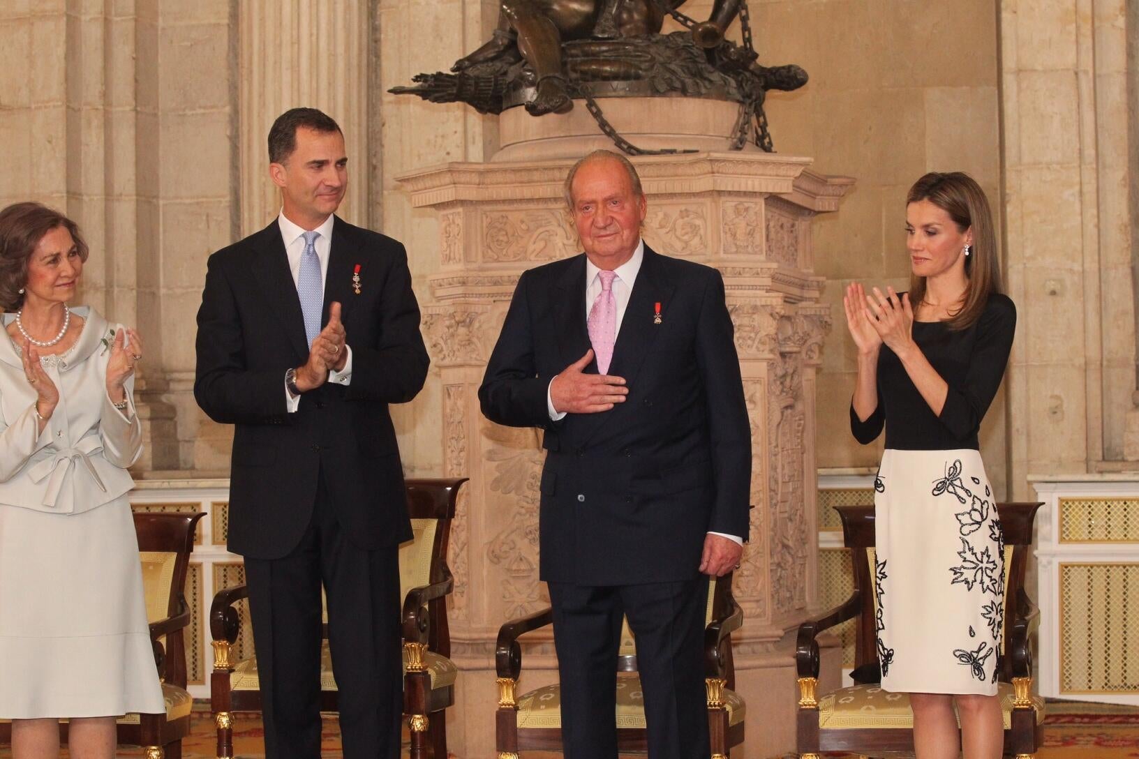 Joan Carles ni tan sols va mirar Letícia en toda la cerimònia - Casa Reial