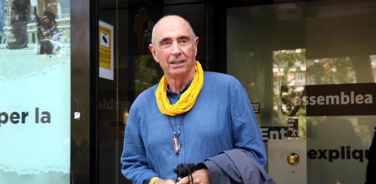 Lluís Llach, a las puertas de la sede de la ANC, este sábado / ACN -Àlex Recolons