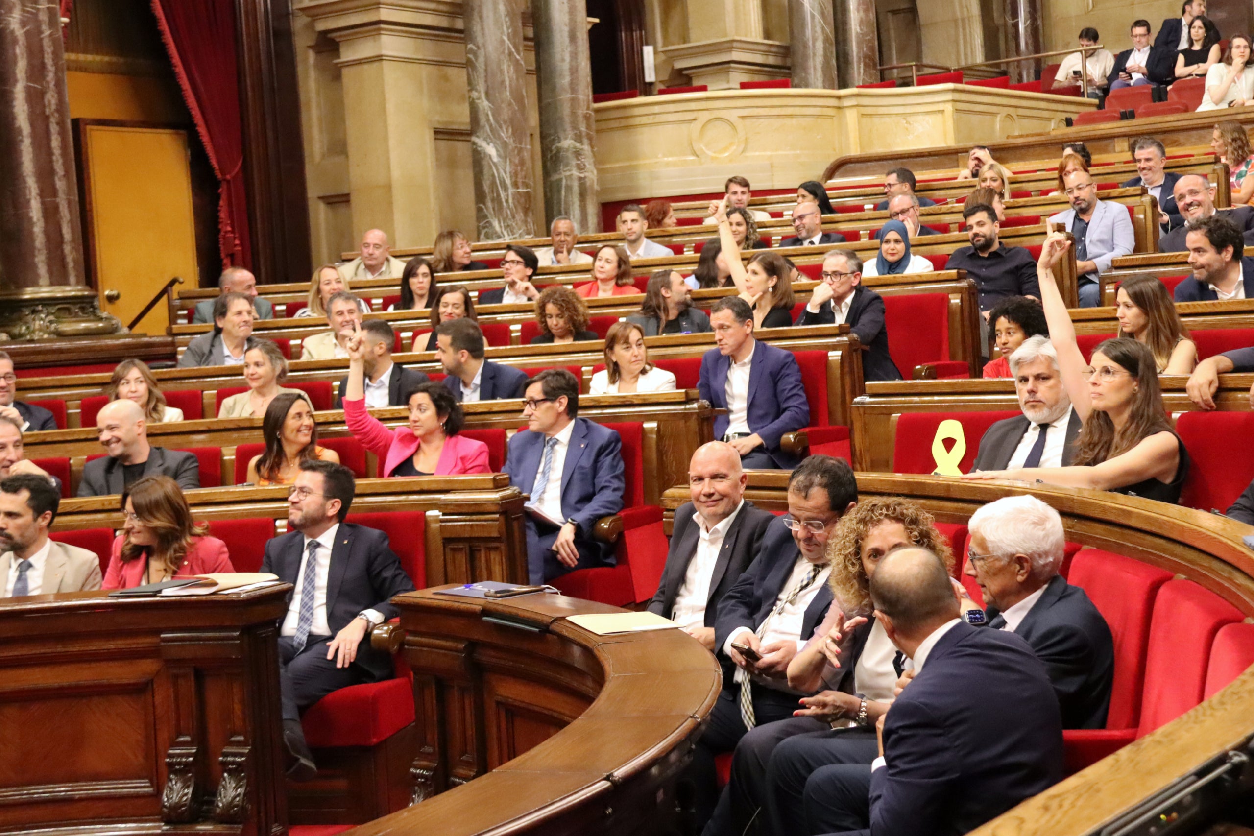 Una imatge del ple del Parlament d'aquest dijous, on les negociacions han continuat/Parlament
