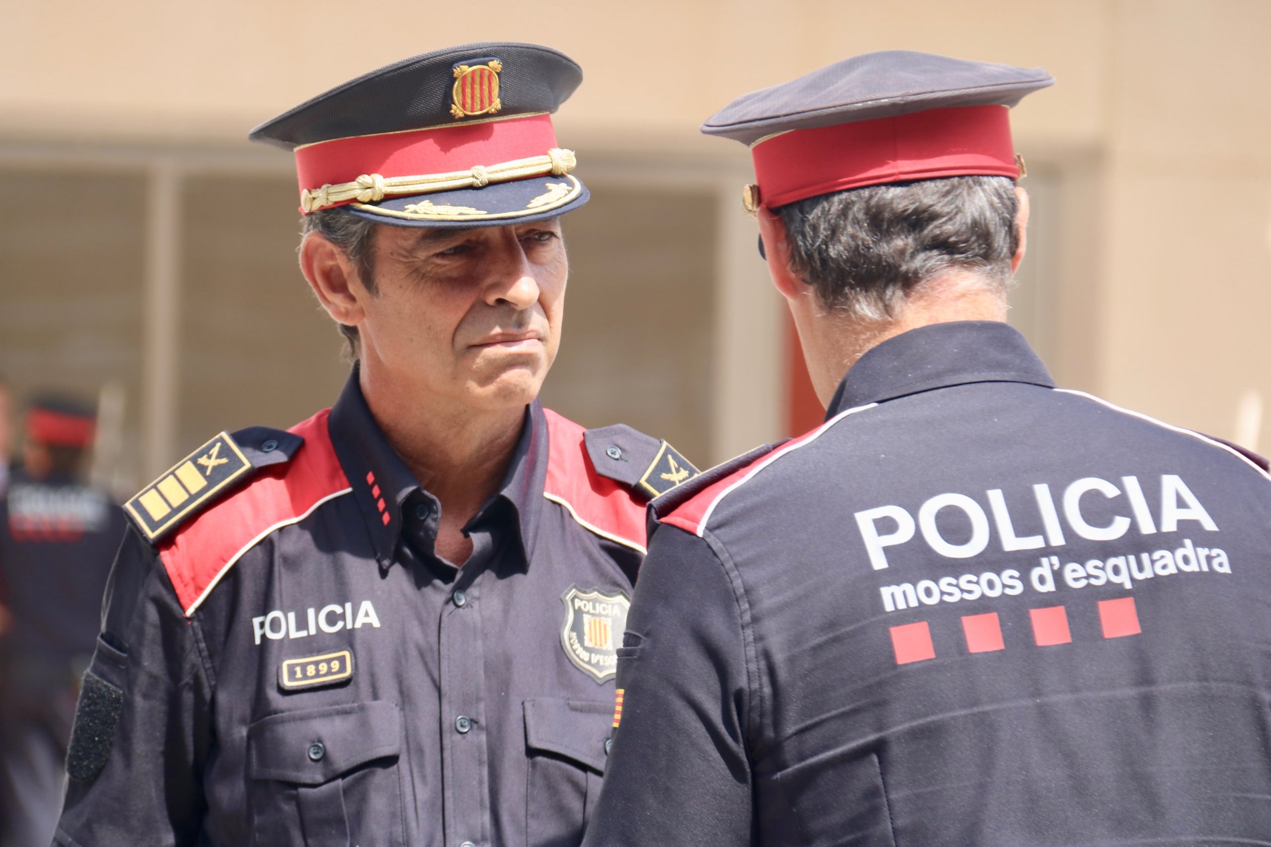 El major Josep Lluís Trapero enraona amb Eduard Sallent/ACN