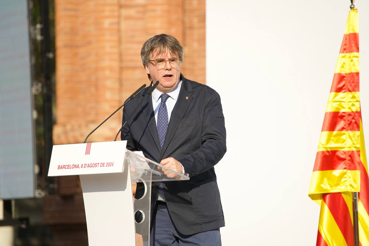 Carles Puigdemont, en el primer discurs de tornada de l'exili, a l'Arc de Triomf / Mireia Comas