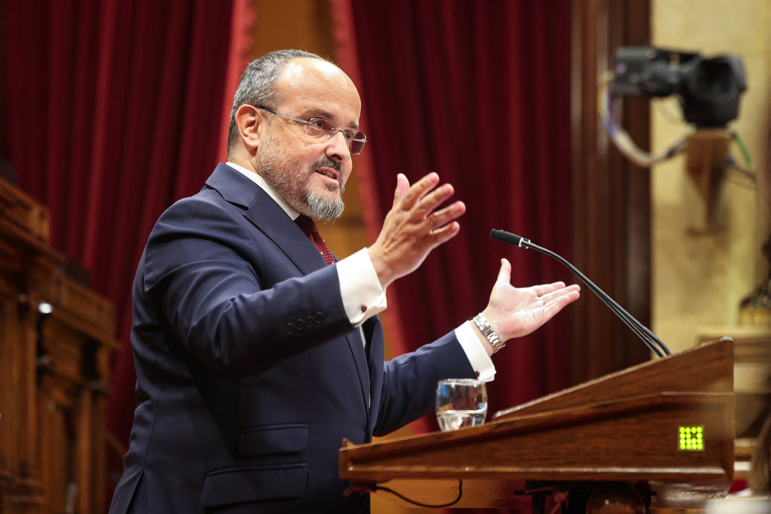 El president del PP català, Alejandro Fernández, durant el debat d'investidura de Salvador Illa / Jordi Borràs / ACN