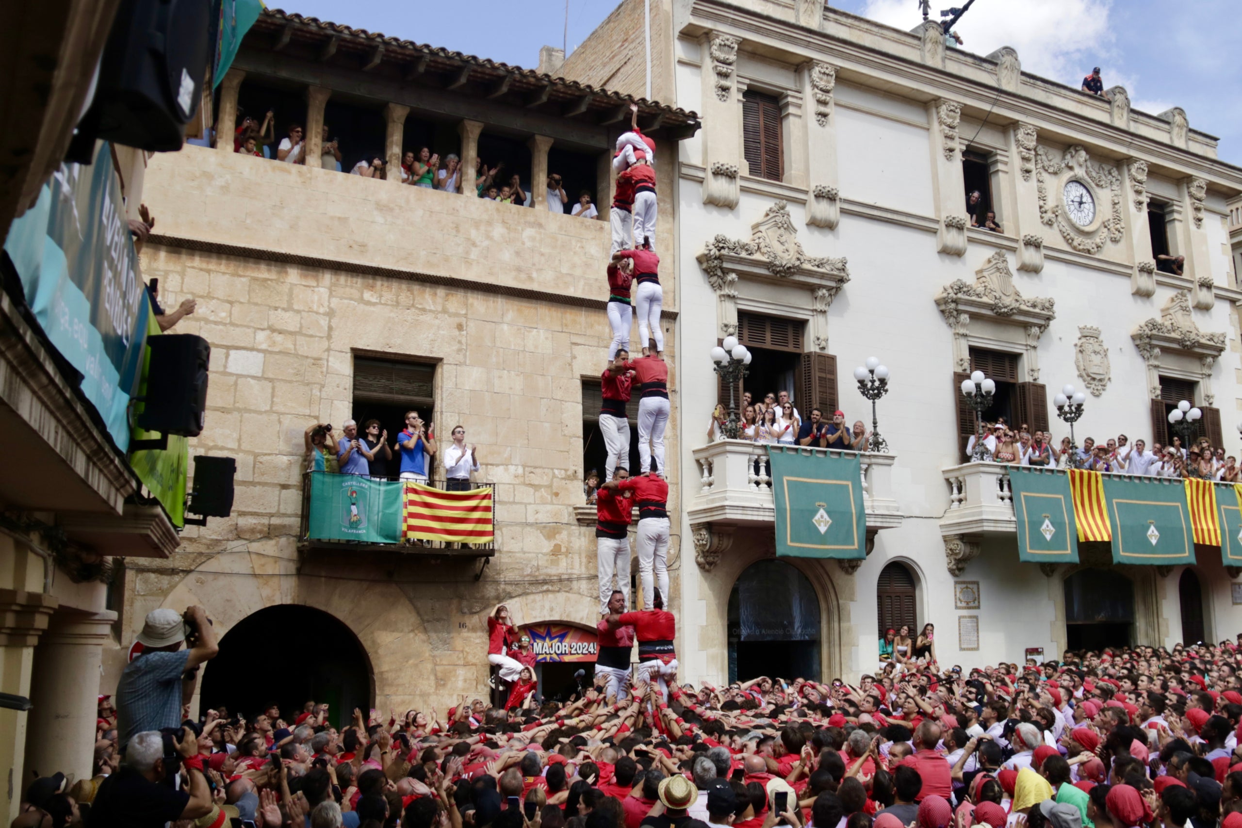 Imatge del 2d8 carregat de la Colla Joves dels Xiquets de Valls a Sant Fèlix / ACN