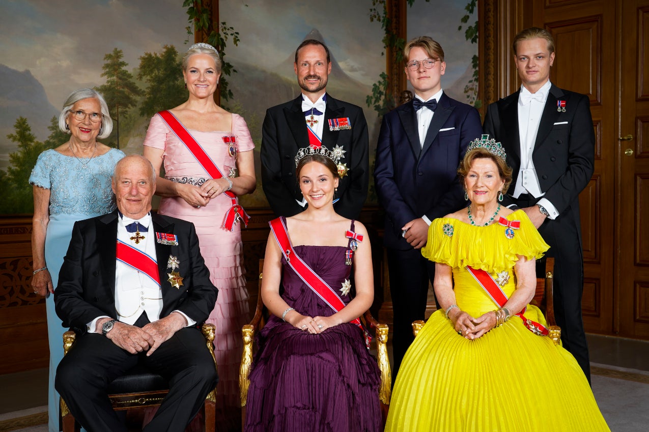 Marius Borg acompanya la família en aquesta foto oficial - Europa Press