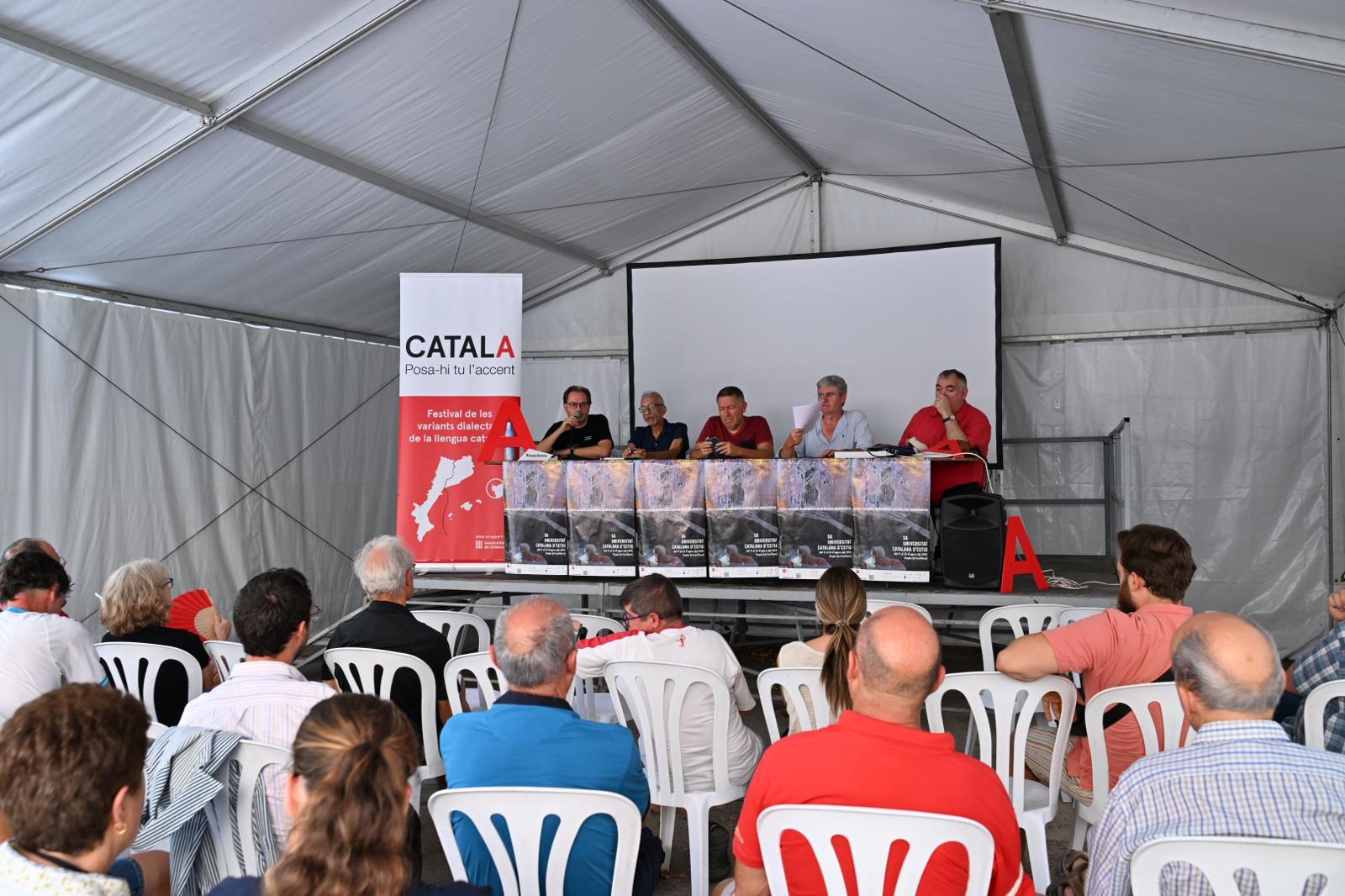 Presentació al Tendal del Festival dialectal a la UCE/Josep Maria Montaner-UCE
