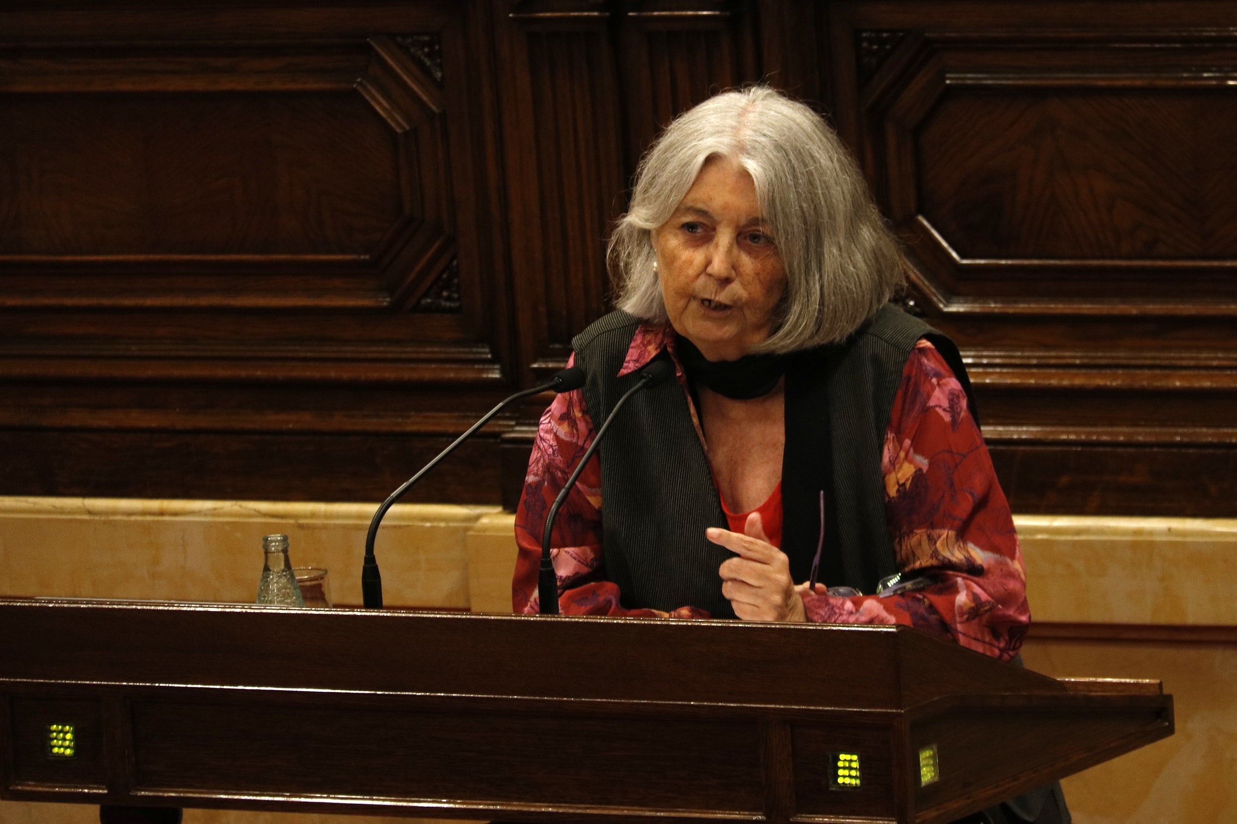 La diputada de CSQP Àngels Martínez, intervenint en el Debat de Política General el 5 d'octubre del 2016 (horitzontal) / ACN