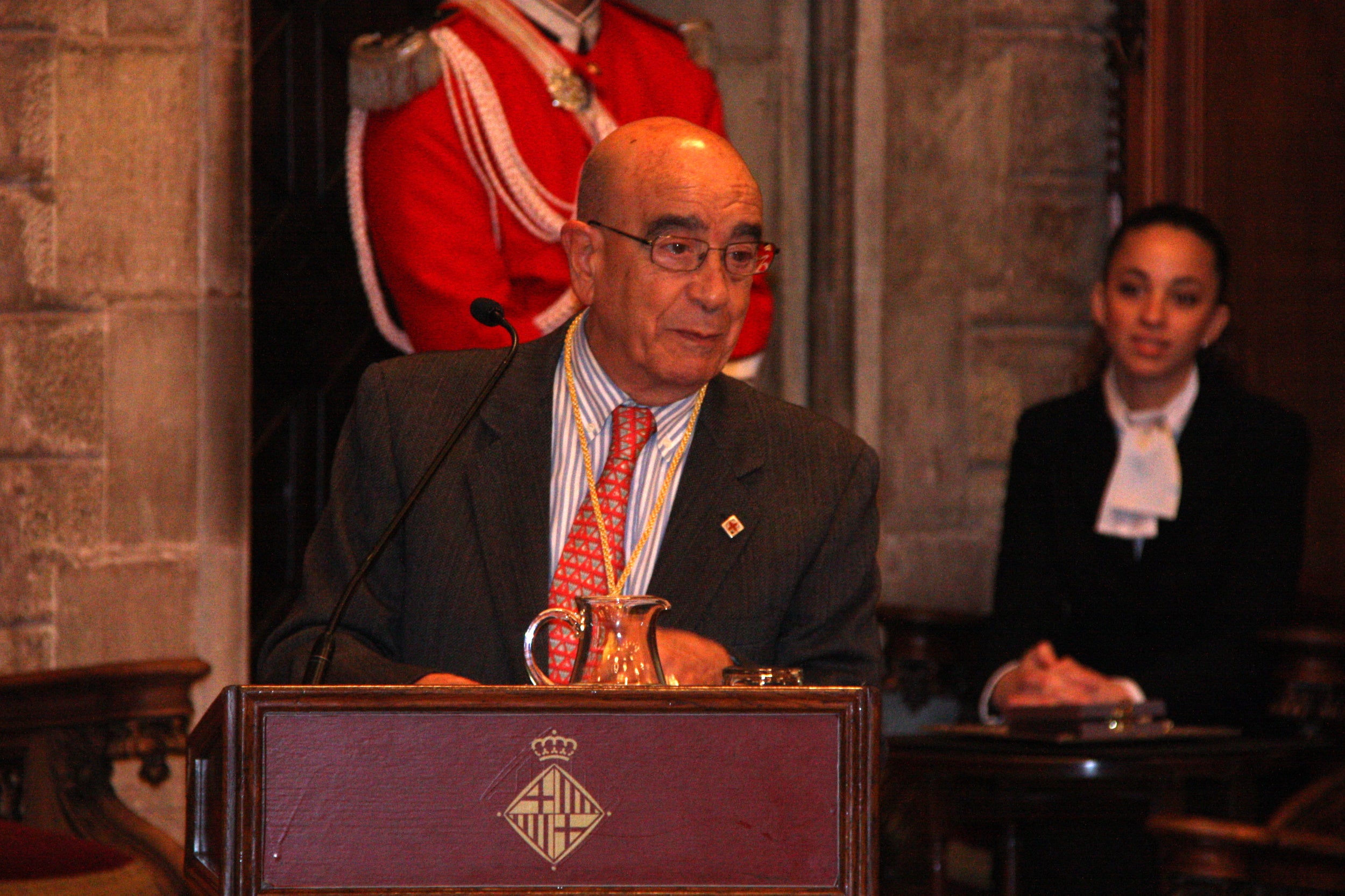 Imatge de l'activista Armand de Fluvià durant la cerimònia d'entrega de la medalla d'Or al Mèrit Cultural de Barcelona / ACN