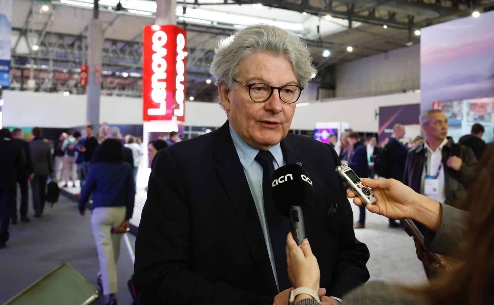 El comissari de Mercat Interior, Thierry Breton, durant una atenció a mitjans al MWC24 / ACN