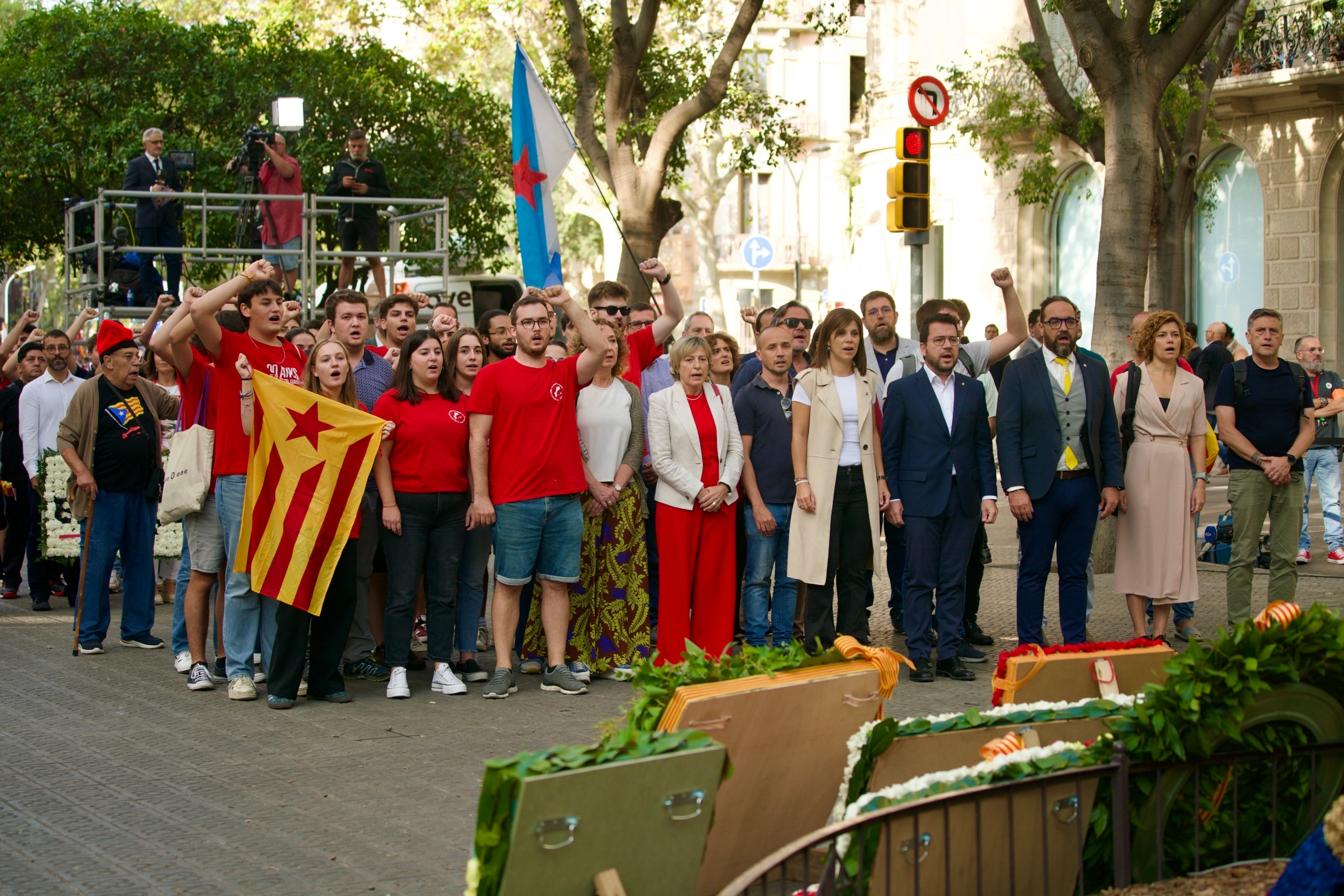 La delegació d'ERC durant l'ofrena floral a Rafael Casanova / Mireia Comas