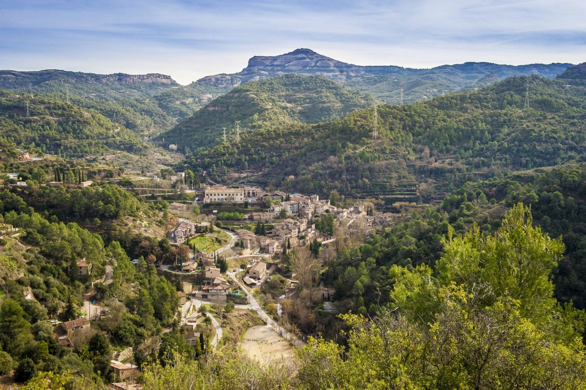 Vista aérea del pueblo de Mura, en la comarca del Bages / Catalunya Experience (Twitter)