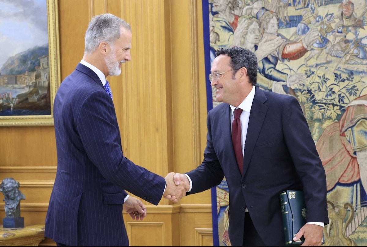 El Fiscal General de l'Estat, Álvaro García Ortiz, lliura a Felip de Borbó la memòria de la fiscalia 2023/Fiscalia