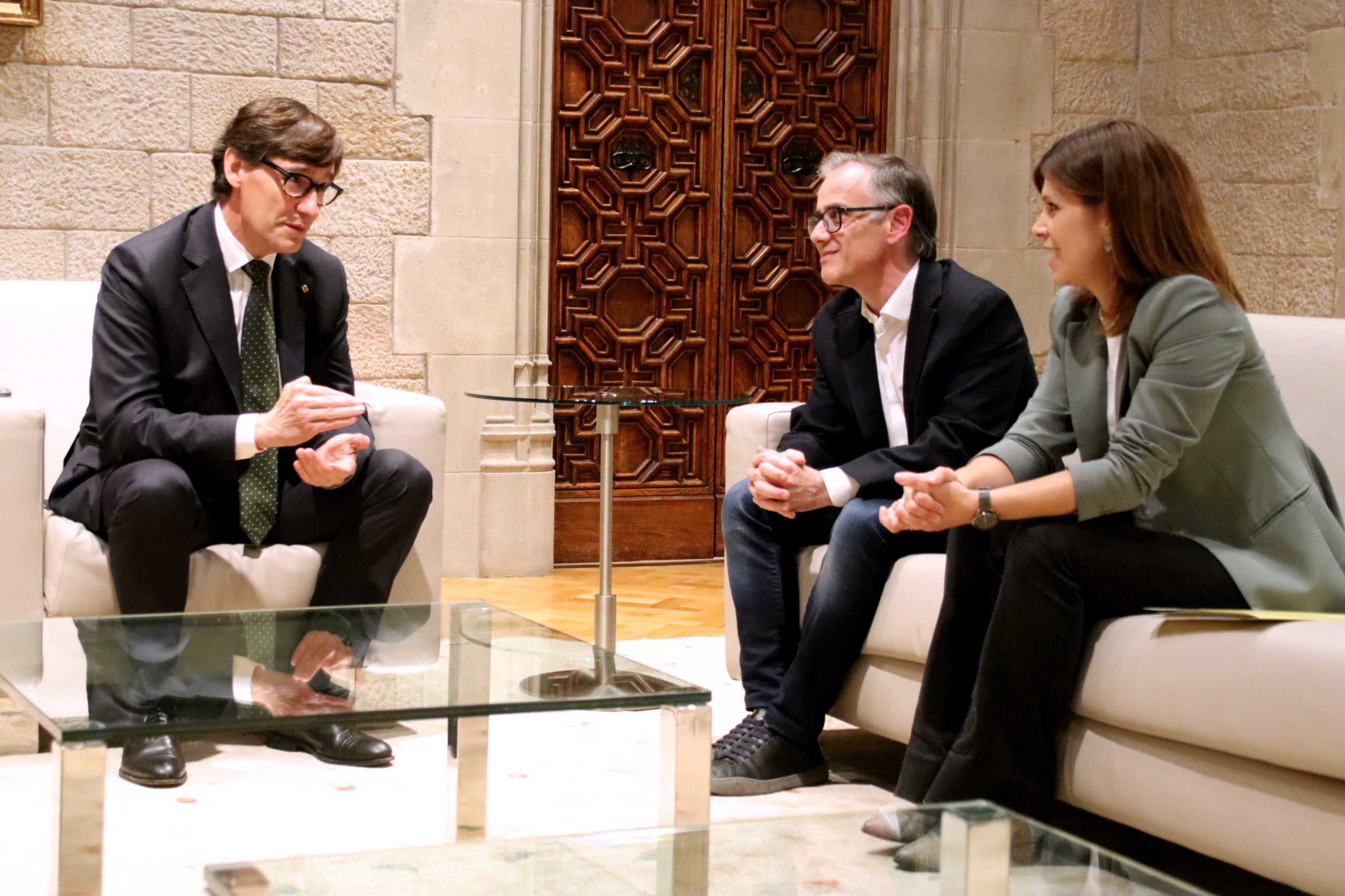 El president de la Generalitat Salvador Illa en una reunió amb els representants del grup parlamentari d'Esquerra Republicana / ACN
