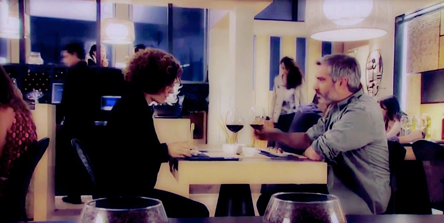Adrià Collado amb Anna Sahun en una seqüència de 'La Riera', a TV3