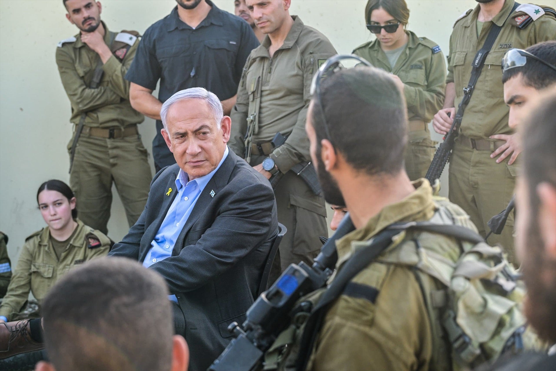 Netanyahu amb membres del seu exèrcit / Koby Gideon / GPO / dpa 