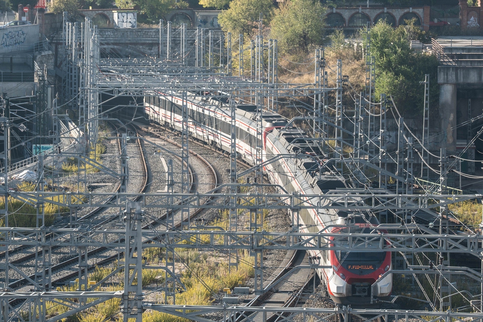 Imagen de archivo de un tren de cercanías en la estación de Atocha / Matias Chiofalo - Europa Press
