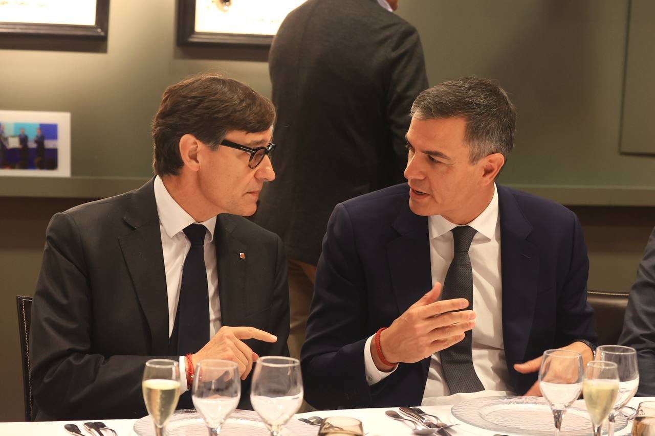 Salvador Illa i Pedro Sánchez, en un dinar al Cercle celebrat aquest dilluns a Barcelona/President Illa Twitter